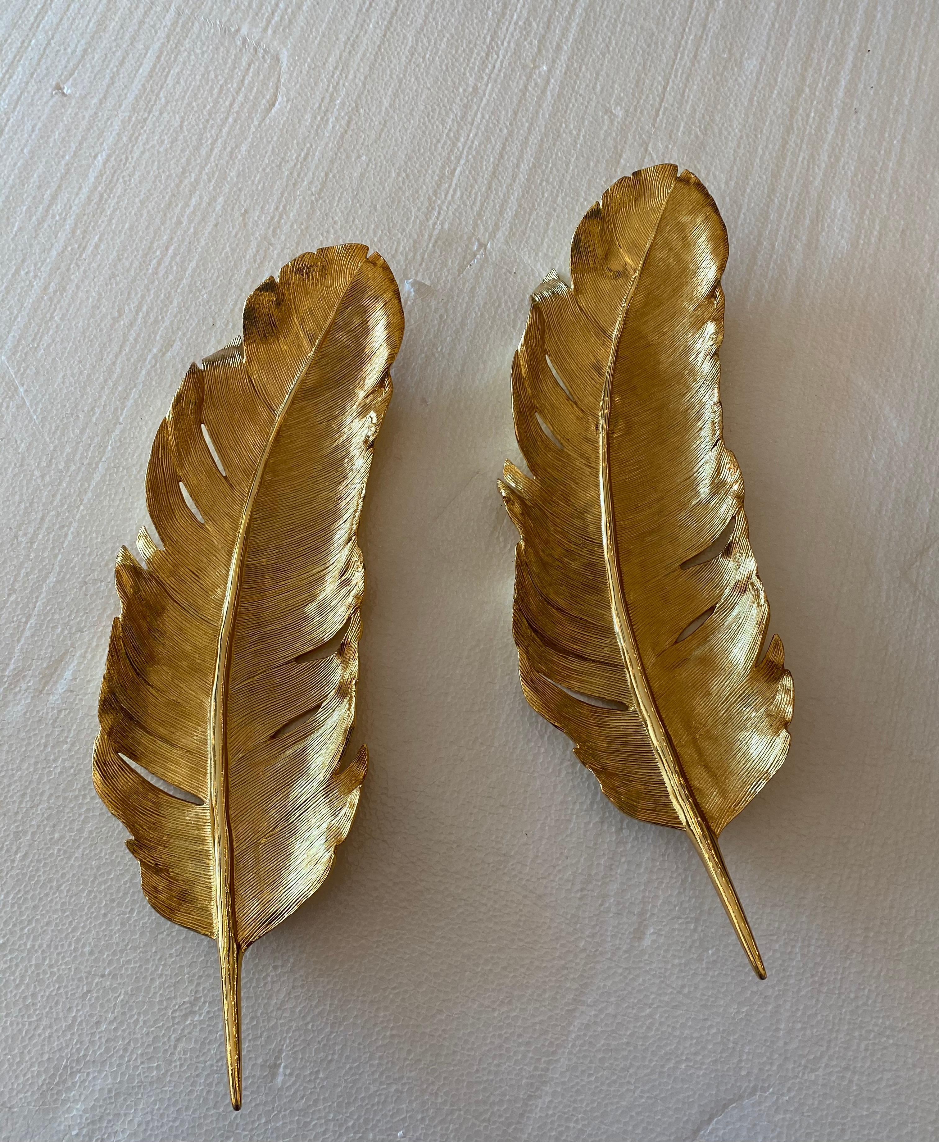 Pair of gold leaves, in excellent conditions, gold plated.