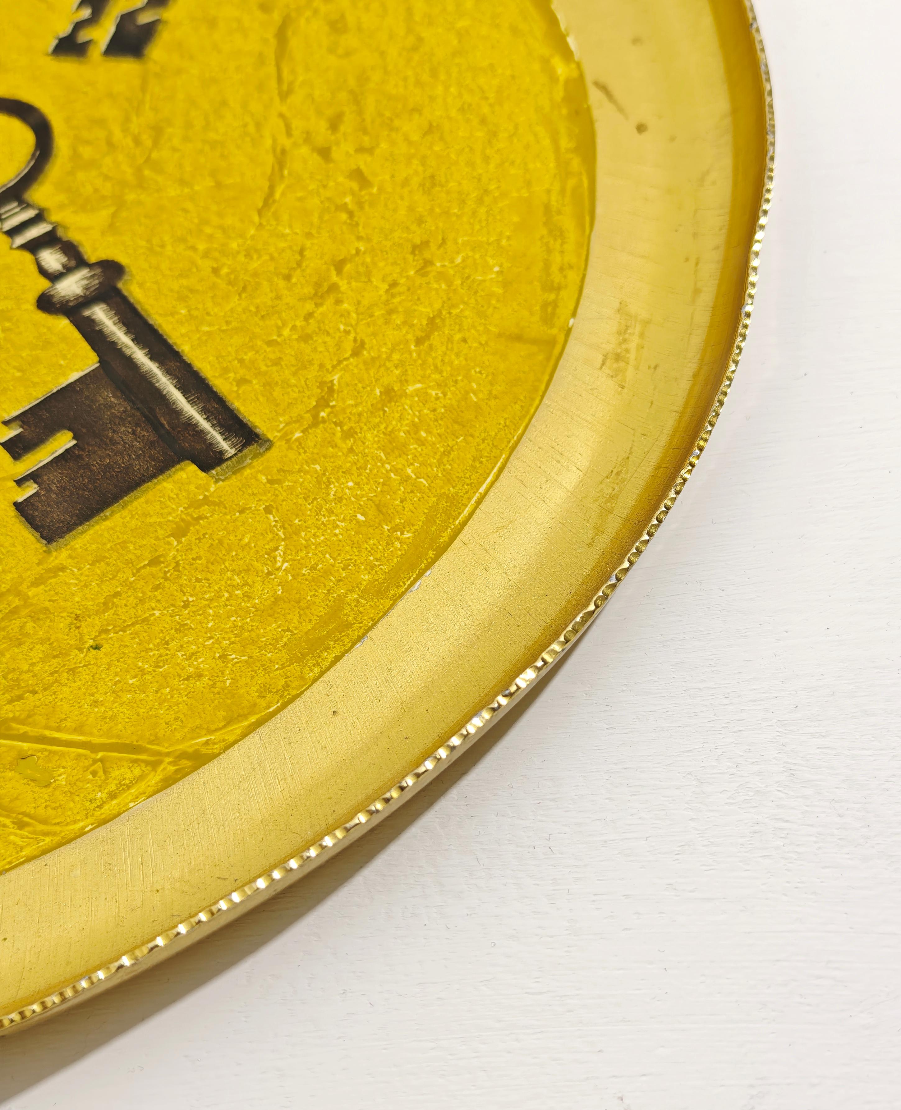 Bandeja decorativa de acero dorado Producción Moderna de Mediados de Siglo Italia 1970/80 Italiano en venta