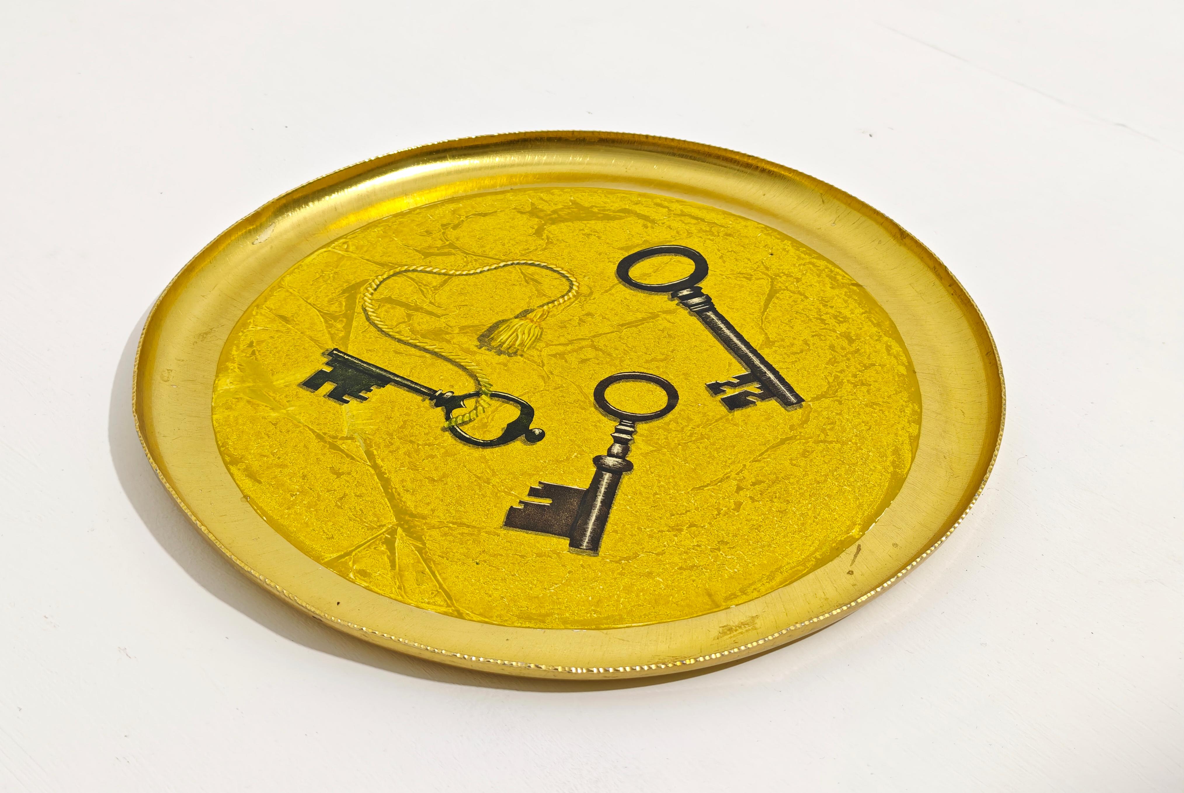 Bandeja decorativa de acero dorado Producción Moderna de Mediados de Siglo Italia 1970/80 en venta 1