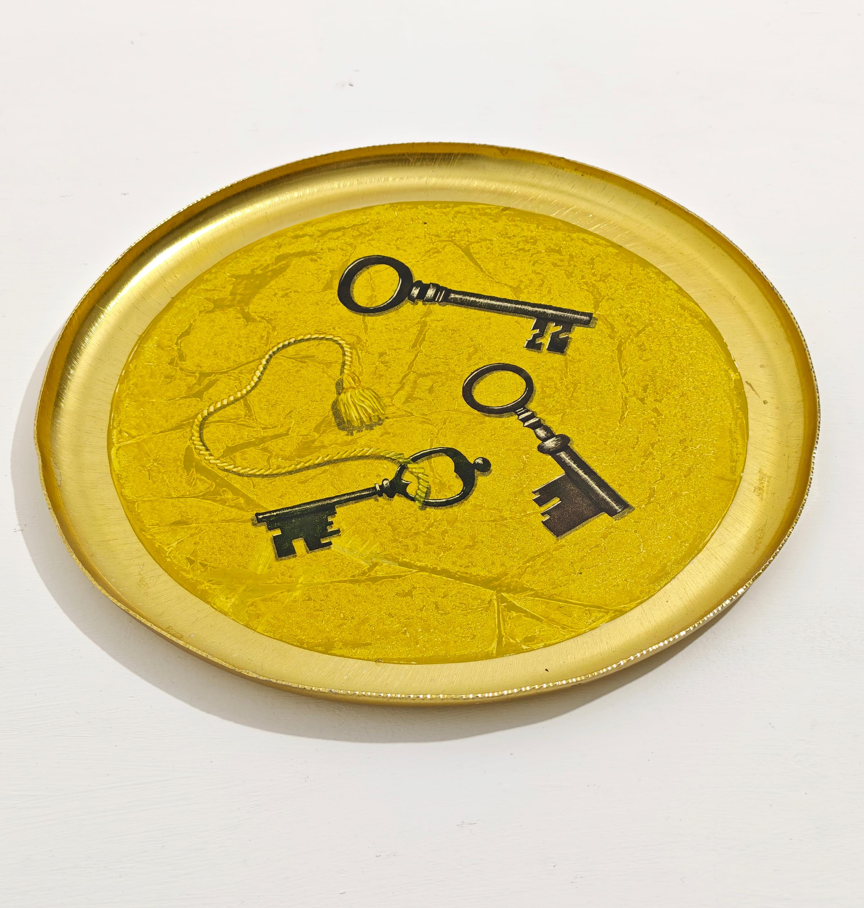 Bandeja decorativa de acero dorado Producción Moderna de Mediados de Siglo Italia 1970/80 en venta 2