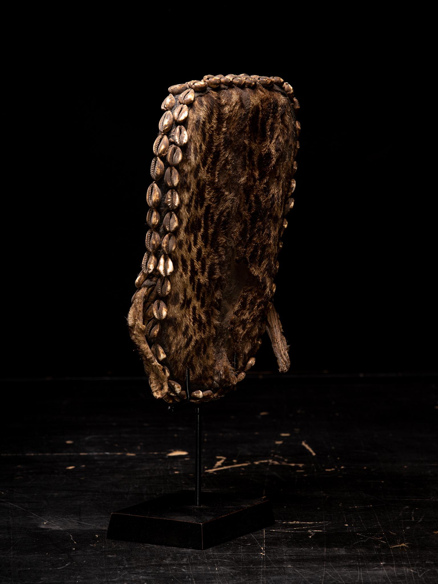 Dekorative Grasland-Leoparden-Maske aus Leopardenleder, Kamee im Zustand „Gut“ im Angebot in Leuven , BE