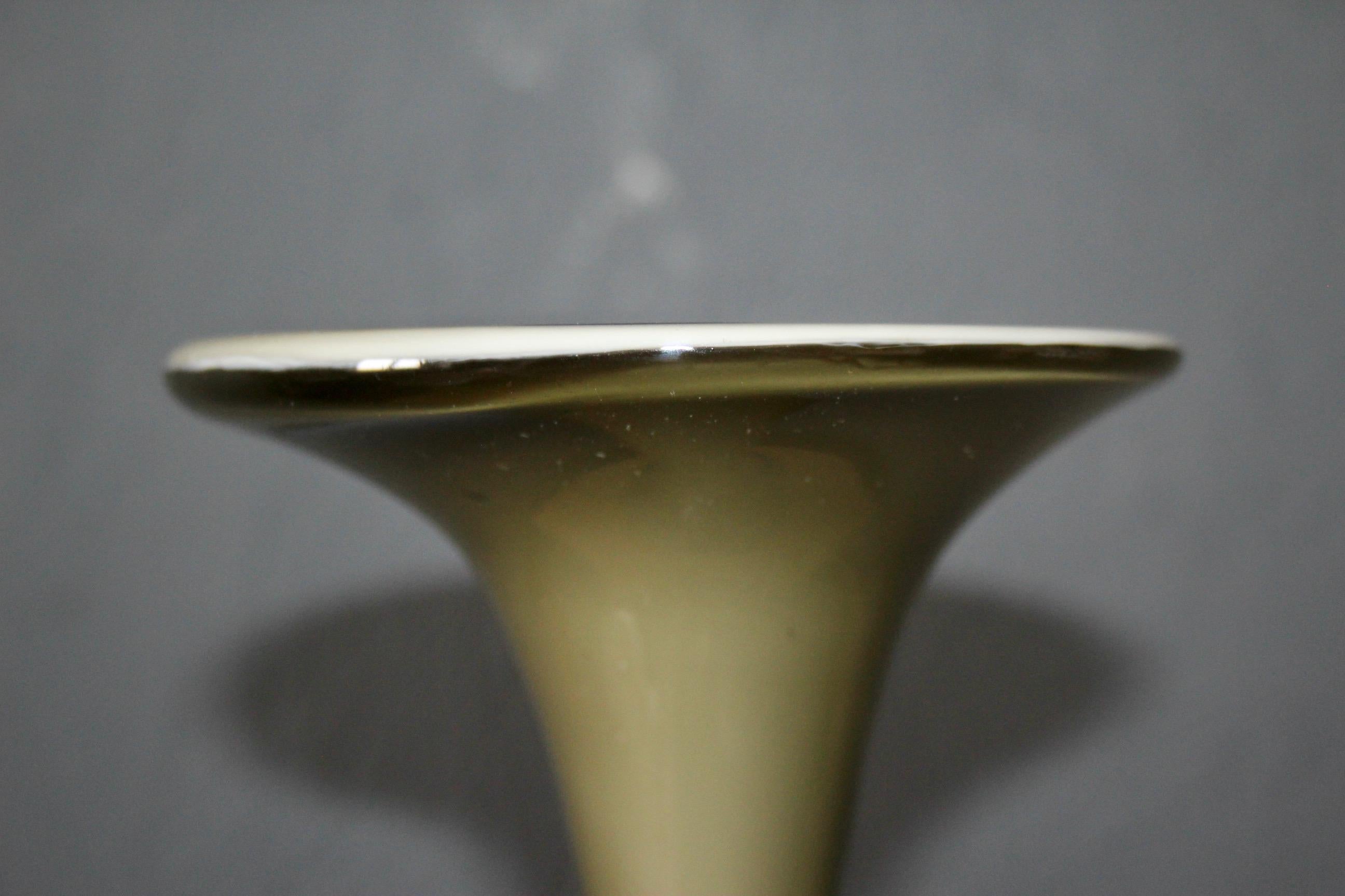 Decorative green glass vase For Sale 1