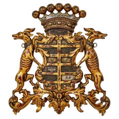 Dekoratives handgeschnitztes heraldisches Wappen aus Windhund
