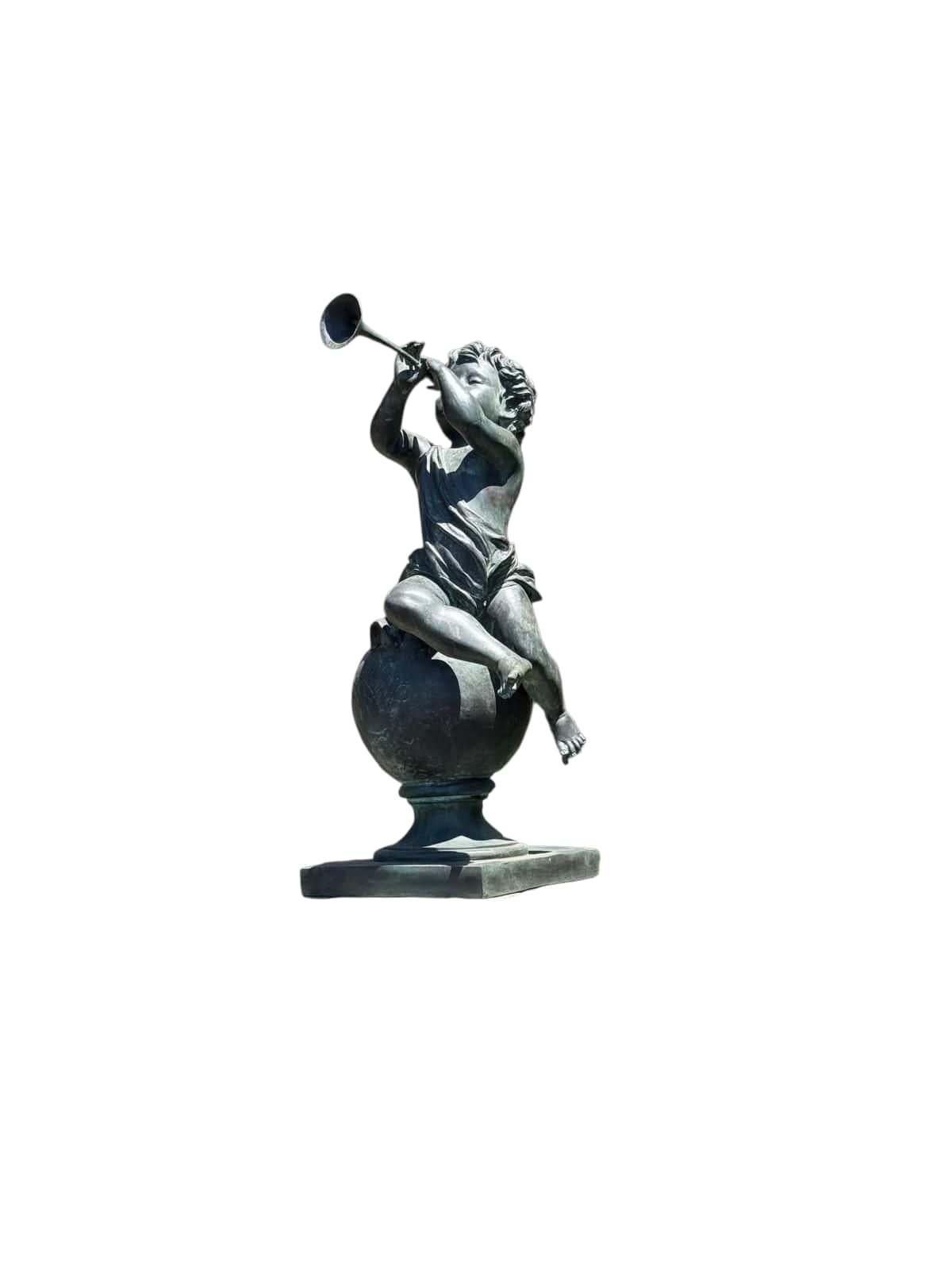 Grupo decorativo de cuatro querubines musicales de bronce para jardín, Siglo XX en venta 1