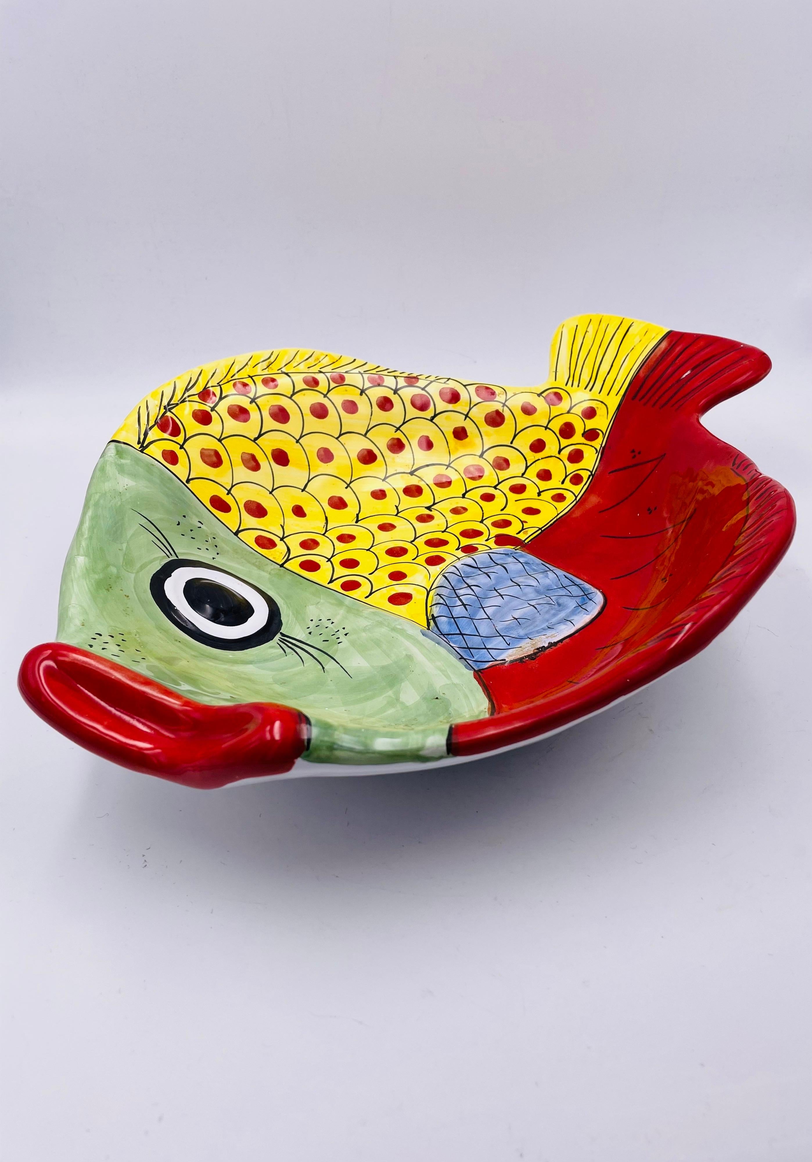 Dekorativer, handbemalter, großer Fischteller/Schale aus italienischer Keramik von Vietri Italien im Angebot 1