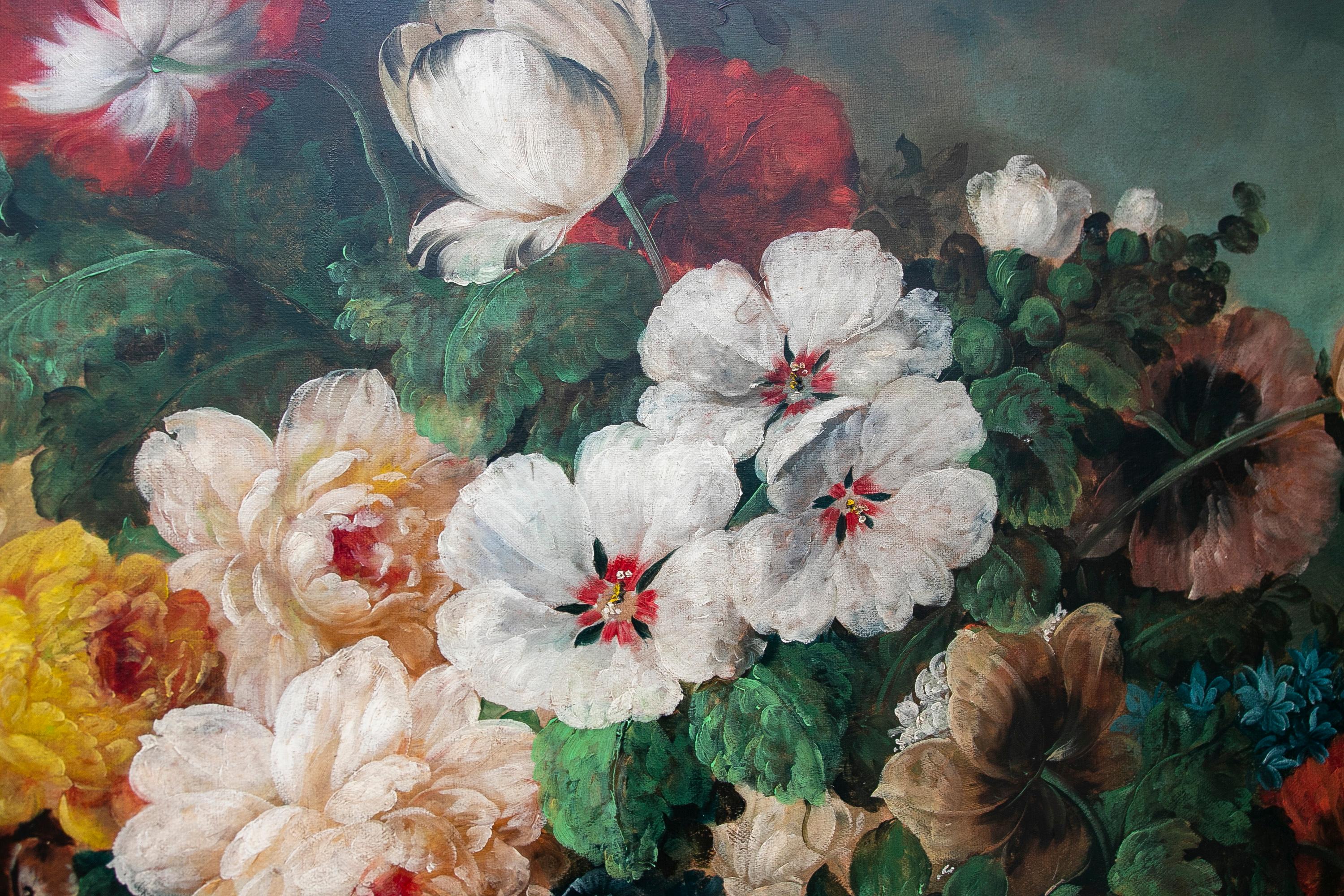 Decorative Hand-Painted Painting of Flowers in Oil on Canvas with Golden Frame For Sale 1