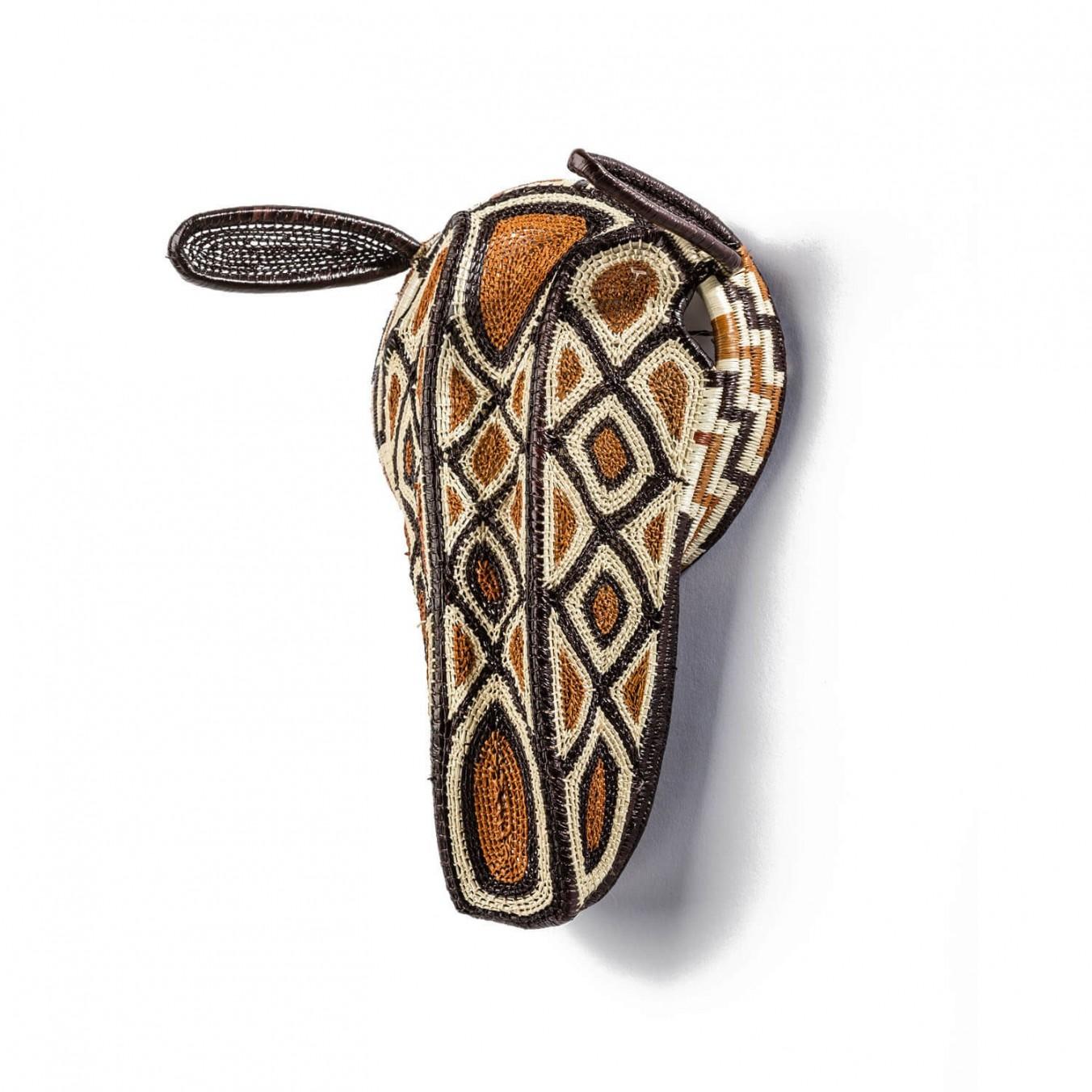 Decorative hand-woven mask from Panama, Nemboro by Ethic&Tropic

Extraordinary art and decorative items, these masks come from the shamanic beliefs and rituals of indigenous Embera tribes of Panama. Through the shamans, Embera people get in