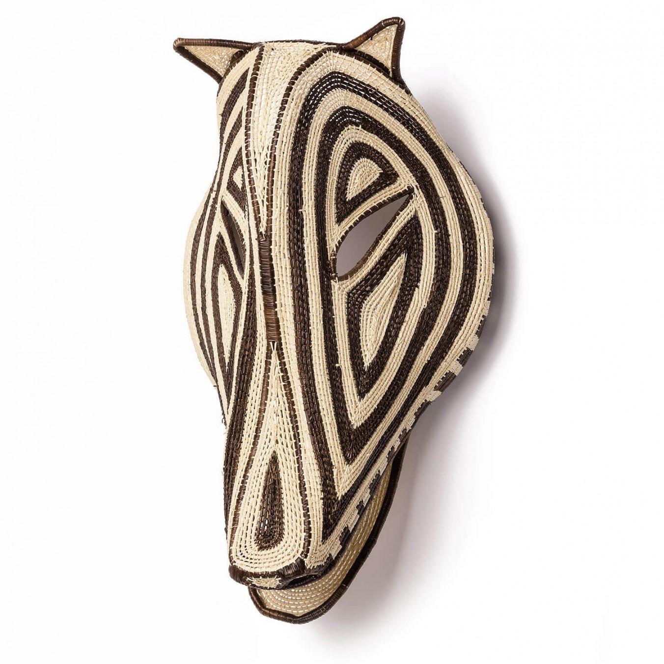 Dekorative handgewebte Maske aus Panama, Nemboro von Ethic&Tropic

Diese außergewöhnlichen Kunst- und Dekorationsgegenstände stammen aus dem schamanischen Glauben und den Ritualen der indigenen Embera-Stämme in Panama. Durch die Schamanen kommen die