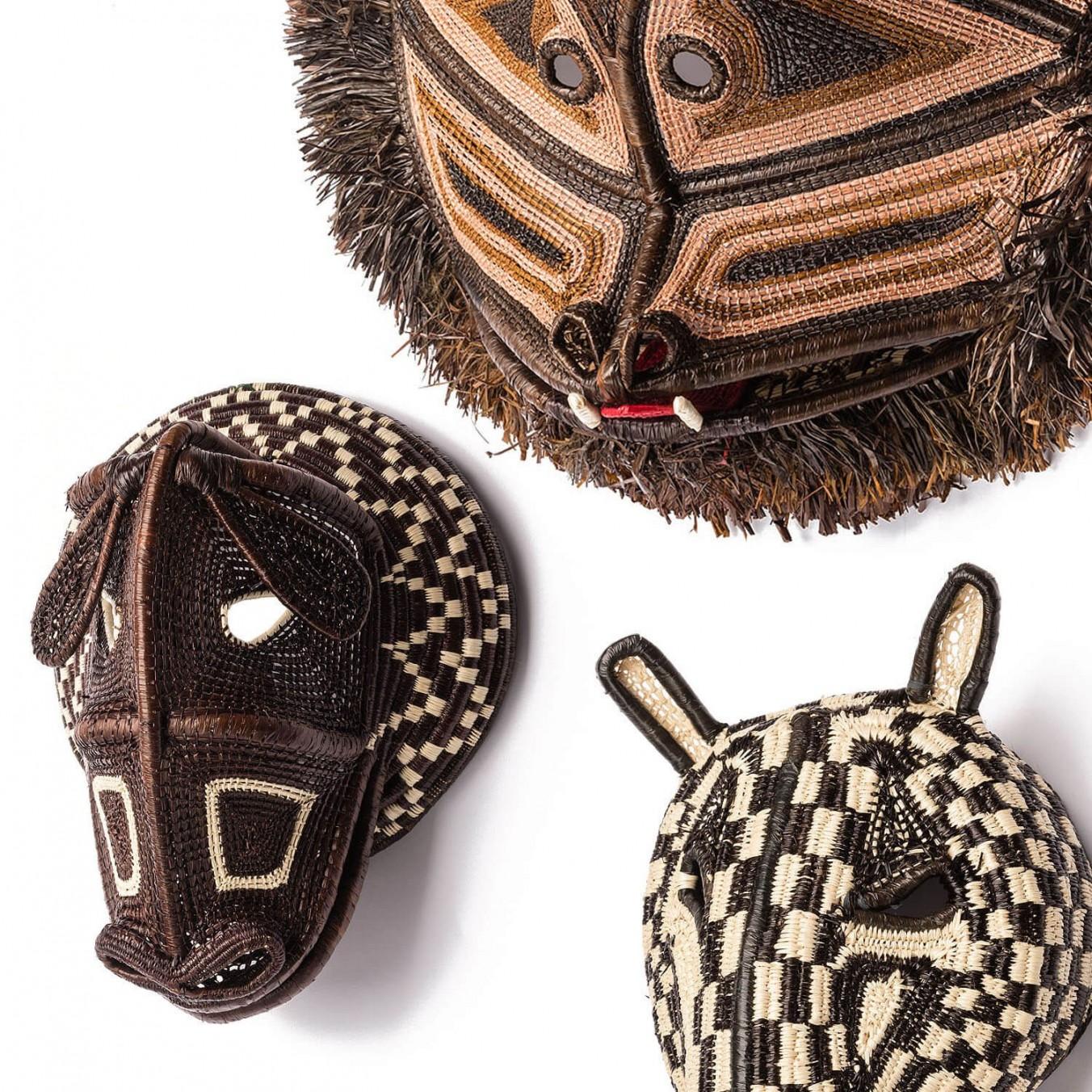 Contemporary Decorative hand-woven mask from Panama, Nemboro Mono by Ethic&Tropic For Sale