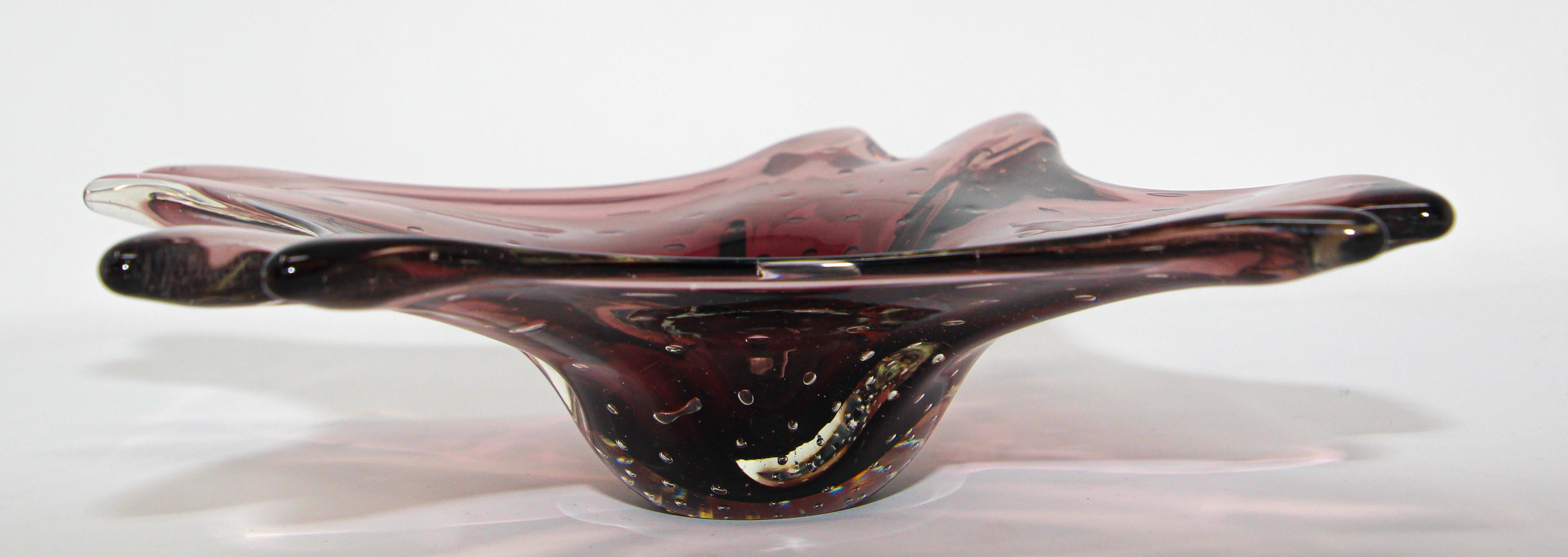 Decorative Hand Blown Art Glass Ashtray In Good Condition In North Hollywood, CA