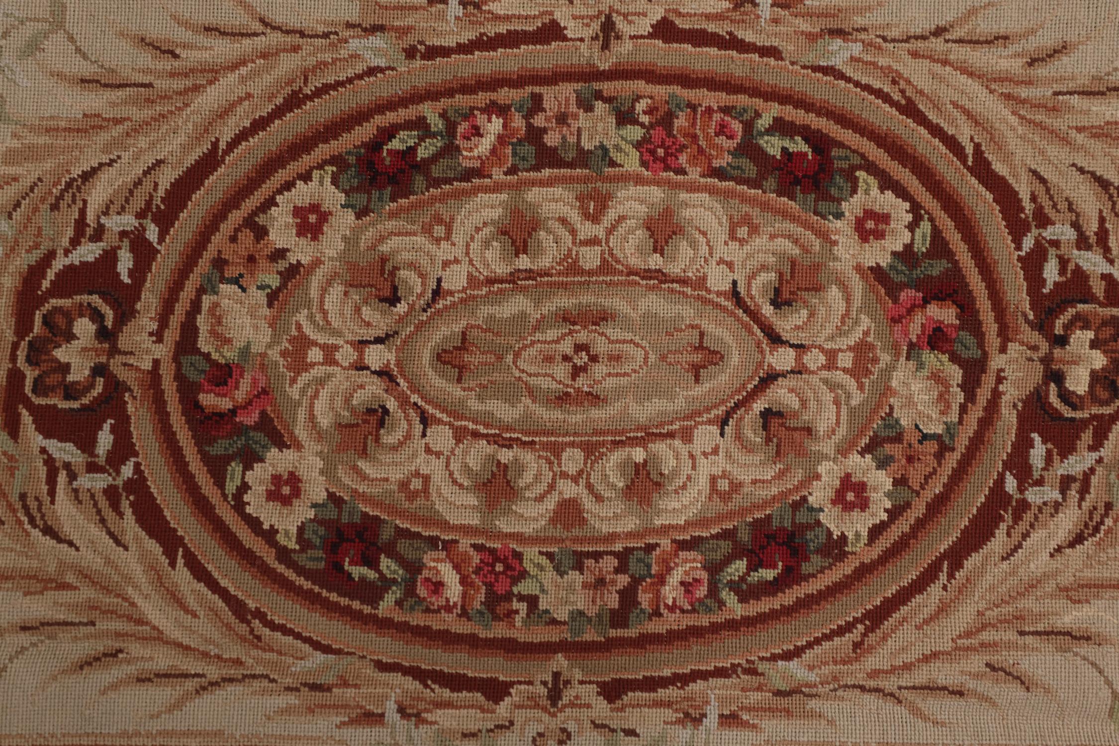Mid-Century Modern Tapis décoratif fait main tapisserie à l'aiguille tapisserie traditionnelle beige en vente