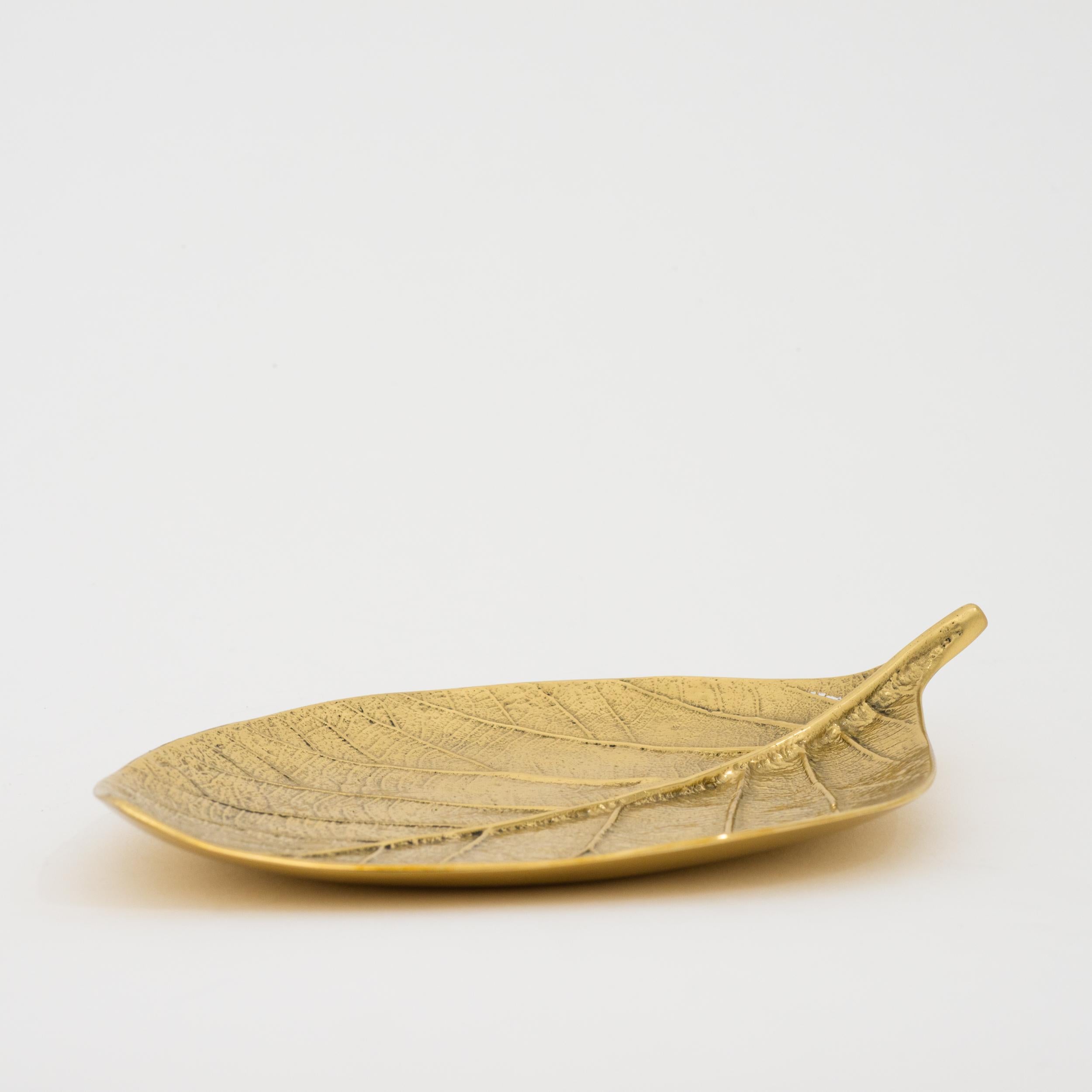 Contemporary Decorative Handmade Cast Brass Leaf Vide Poche, Large For Sale