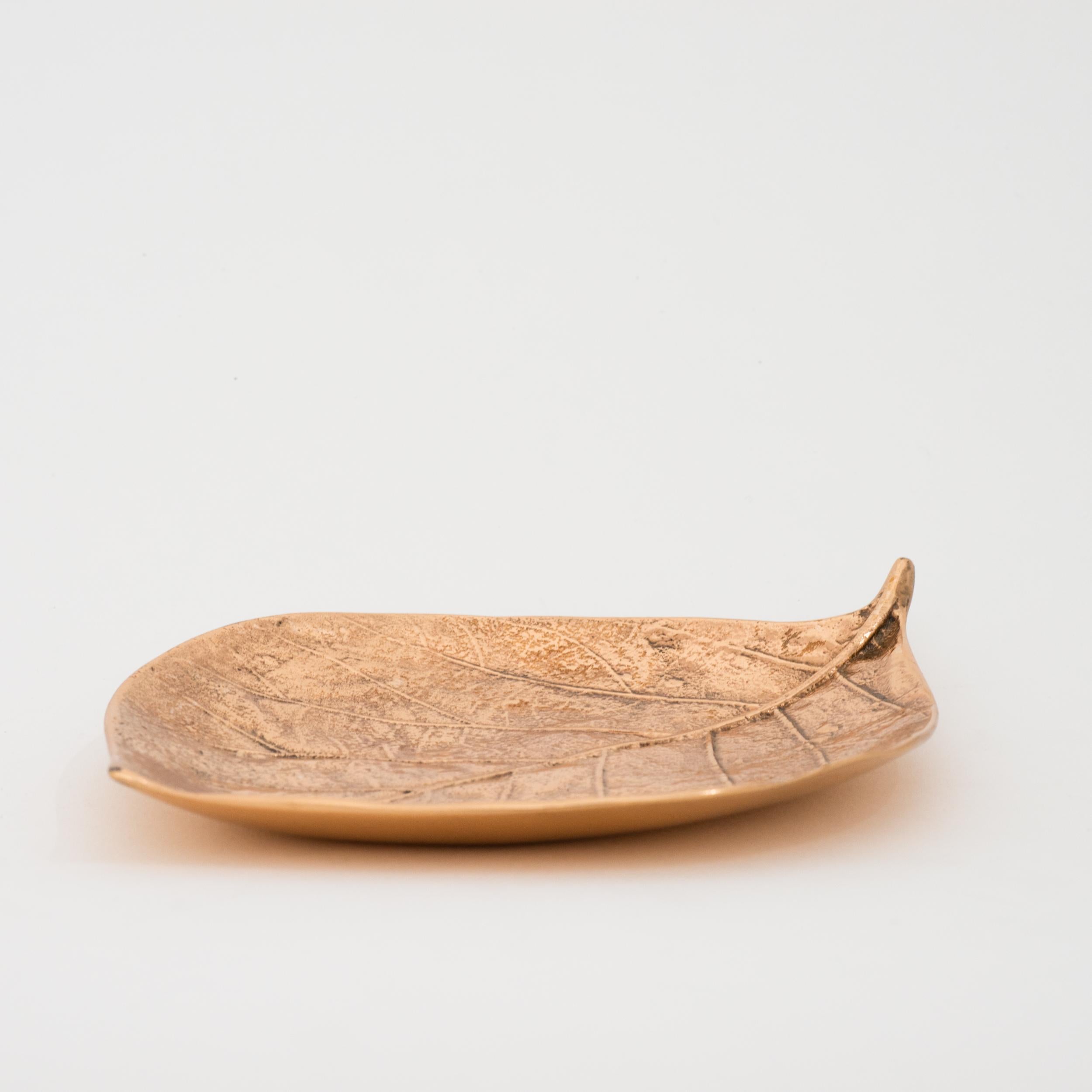 Indian Decorative Handmade Cast Bronze Leaf Vide Poche Candleholder, Medium For Sale