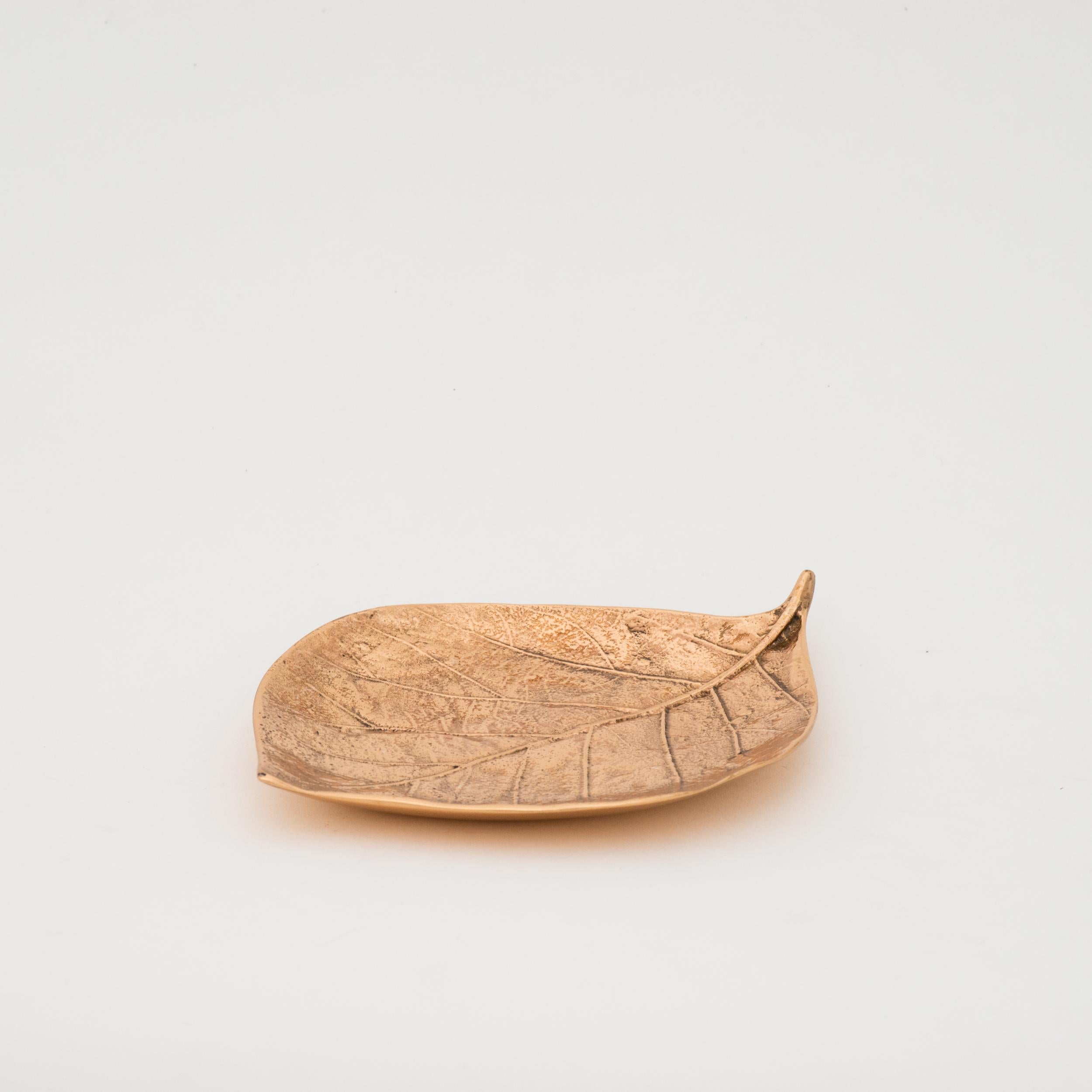 Contemporary Decorative Handmade Cast Bronze Leaf Vide Poche Candleholder, Medium For Sale