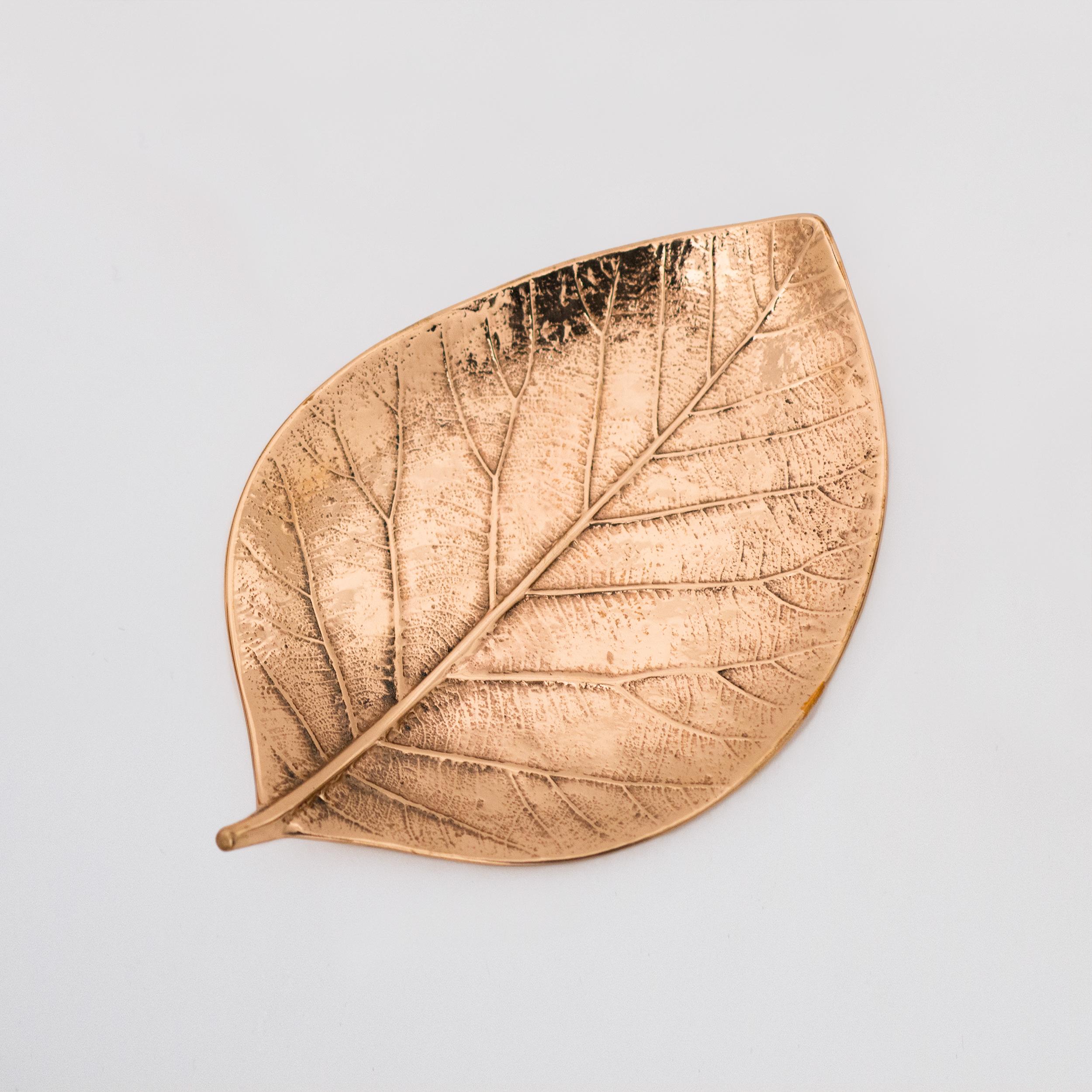 Decorative Handmade Cast Bronze Leaf Vide Poche Candleholder, Medium For Sale 3