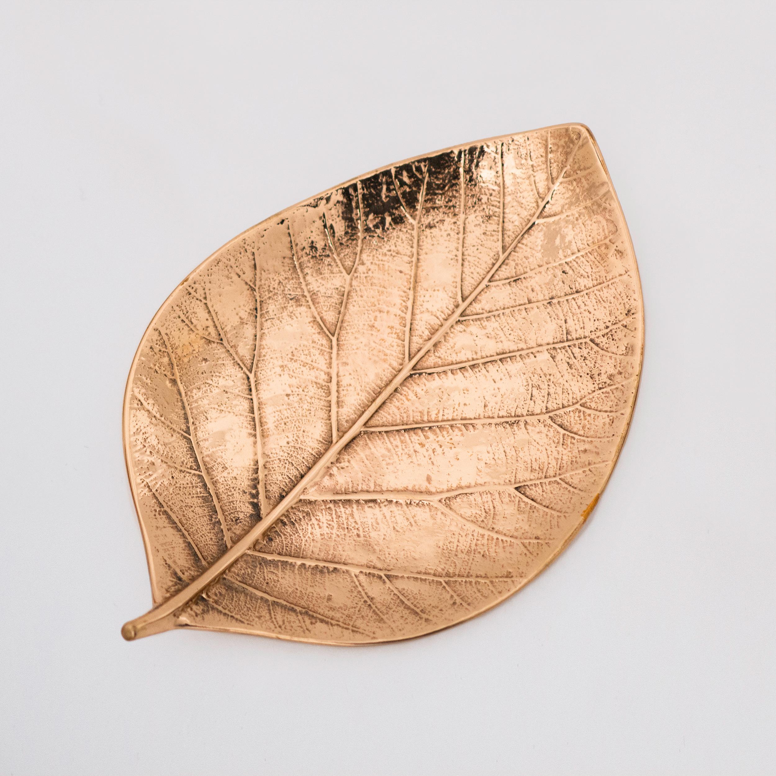 Organic Modern Decorative Handmade Cast Bronze Leaf Vide Poche, Large For Sale