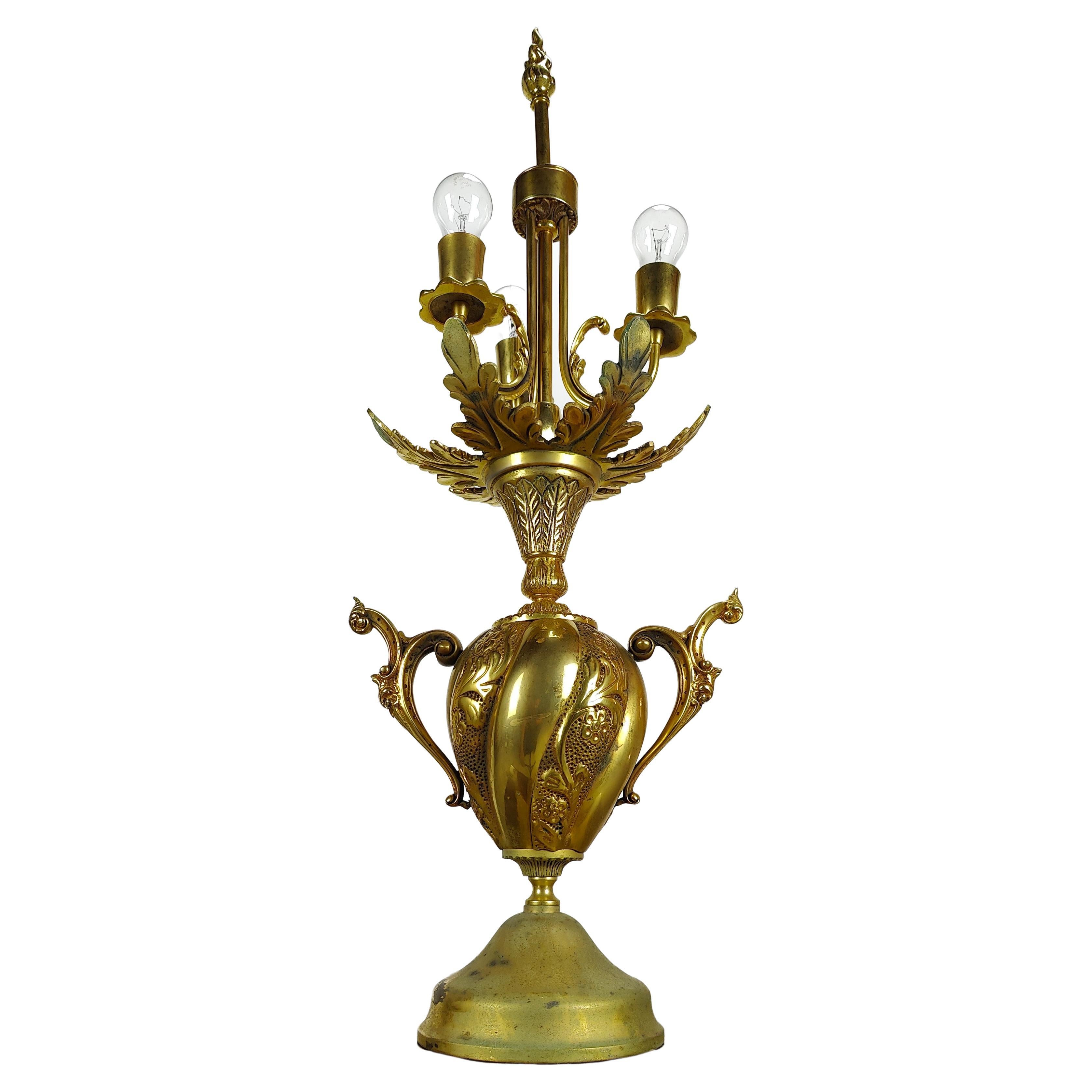Decorative Hollywood Regency Gold Gilt Table Lamp For Sale