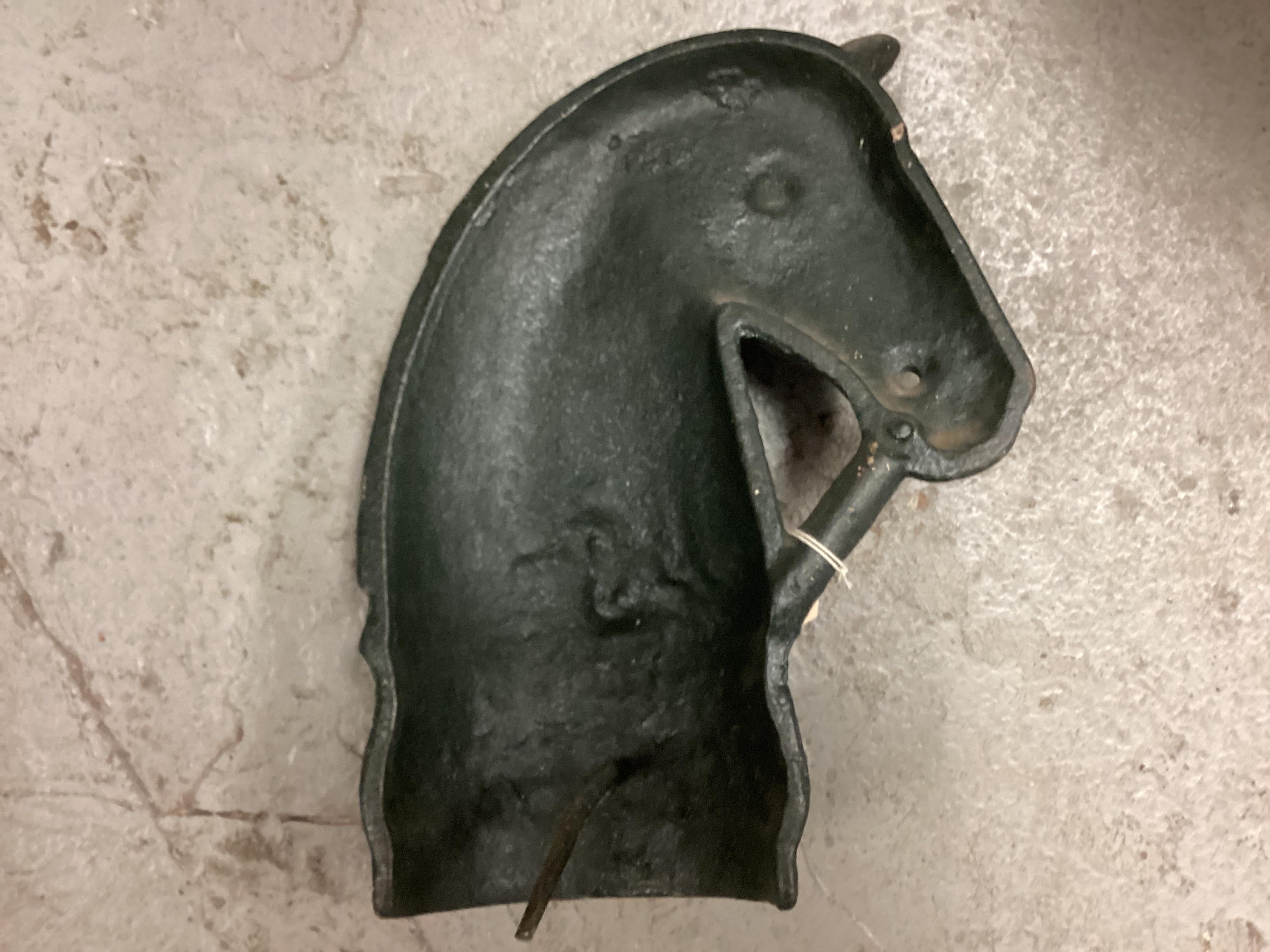 Decorative Iron Horse Head In Good Condition For Sale In Bridgeport, CT