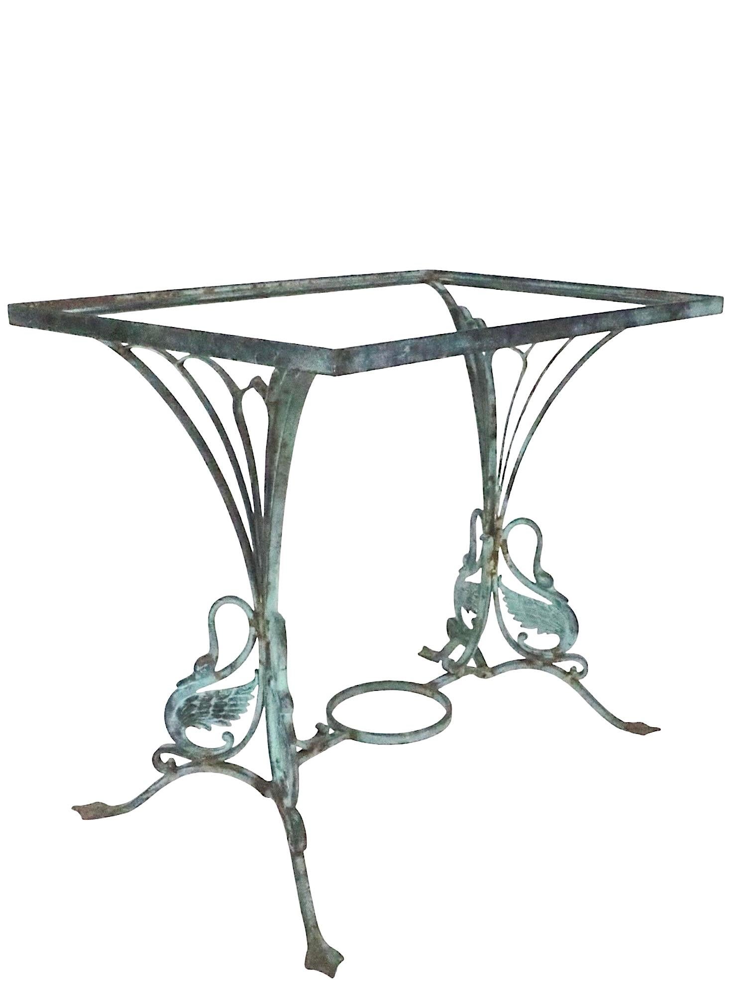 Decorative Iron Swan Base Garden Patio Table in Faux Verdigris Finish c 1920/30 In Good Condition For Sale In New York, NY