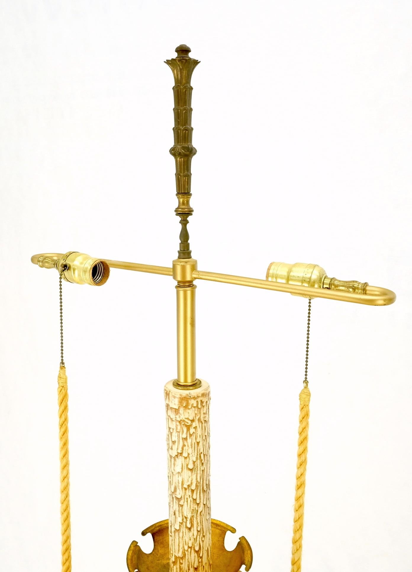 Métal Lampadaire décoratif italien de 6' de haut en métal à feuilles d'or MINT ! en vente