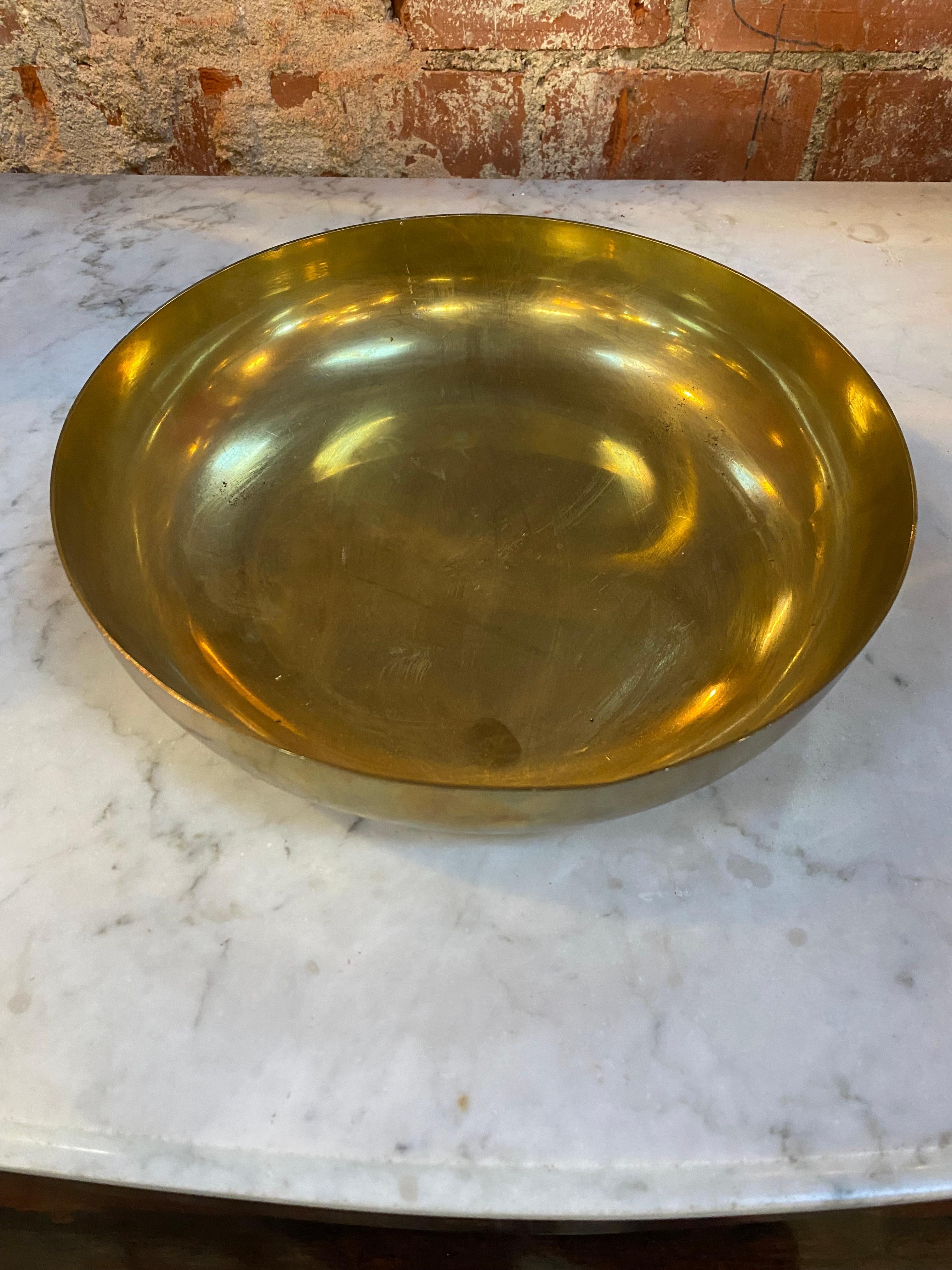 Mid-20th Century Decorative Italian Brass Bowl, Italy, 1950 For Sale