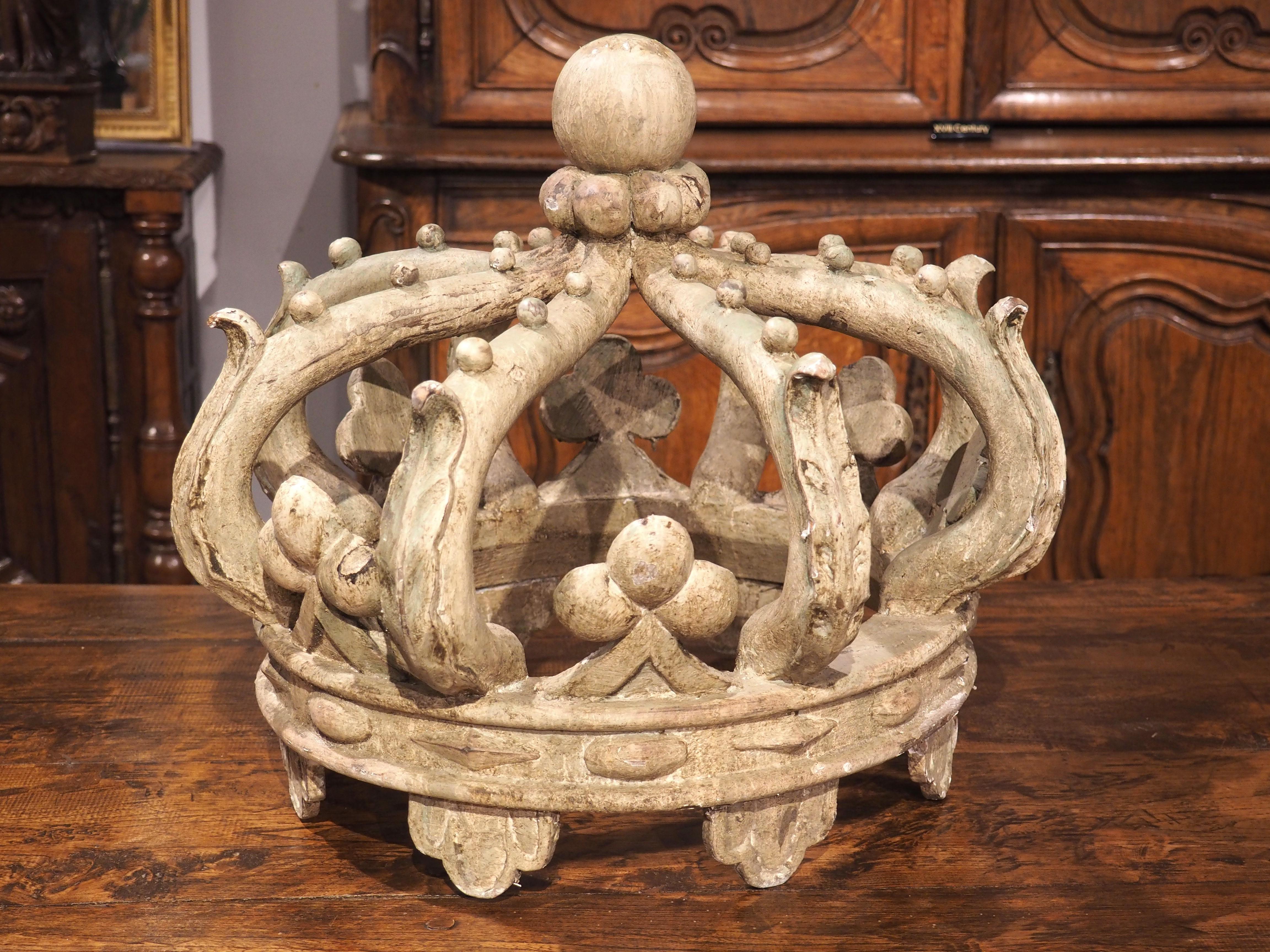 Decorative Italian Carved and Painted Wooden Corona Crown, 1950s 3