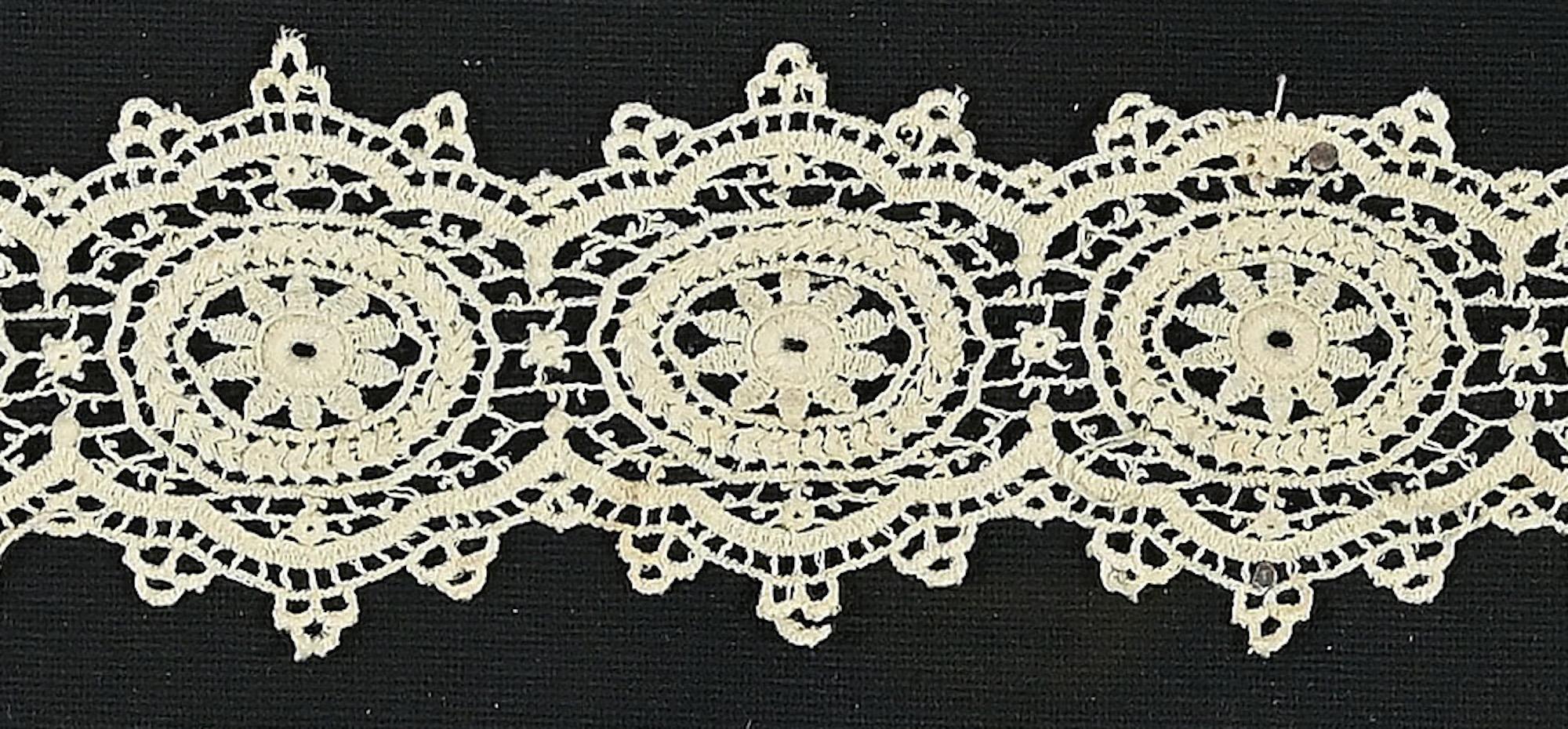 18th Century and Earlier Decorative Italian Embroidery, Artisanal Decorative Object, 18th Century For Sale