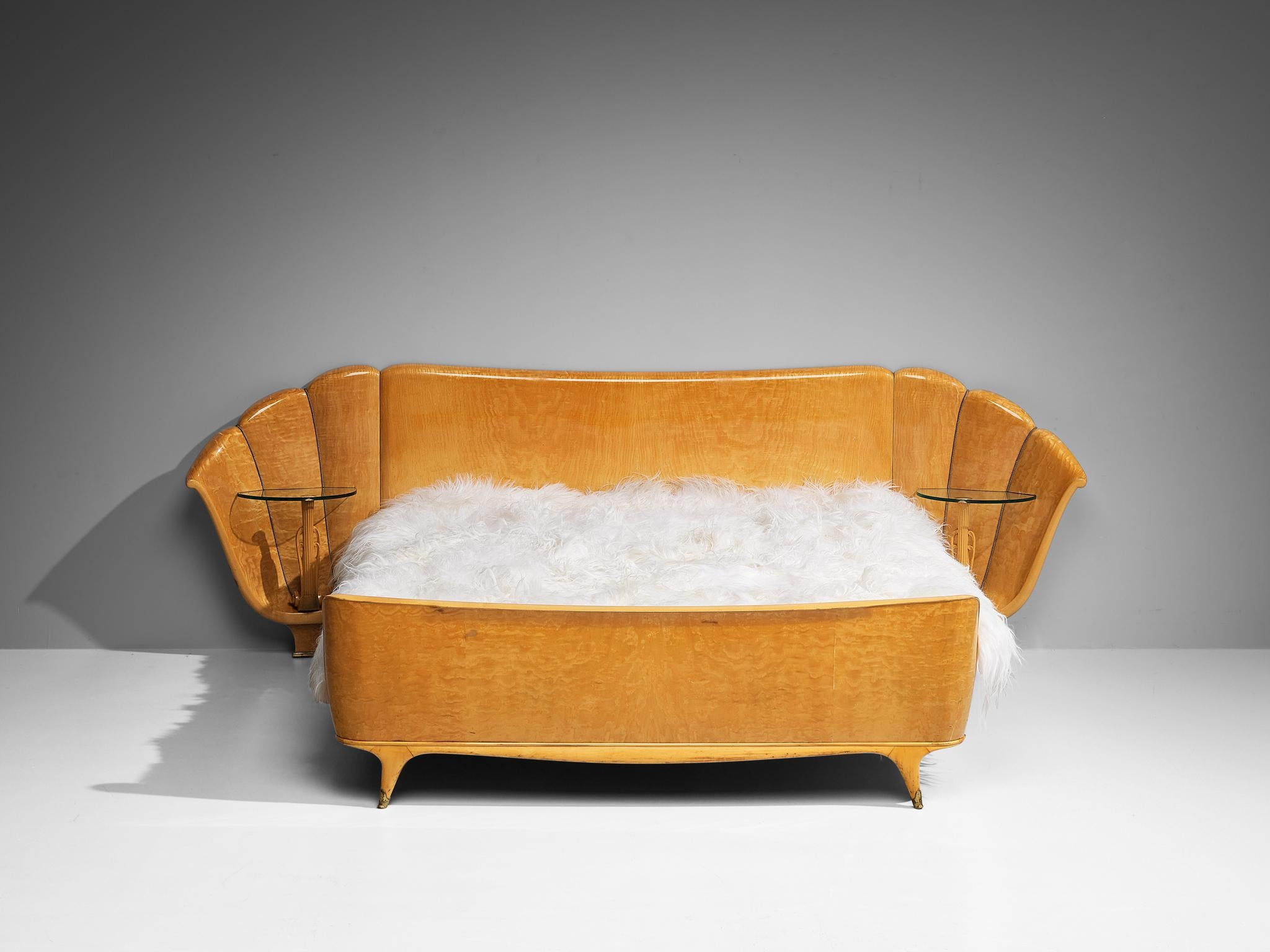 Dekoratives italienisches Queen-Bett aus Esche mit Aufbewahrungstabletts  im Zustand „Gut“ im Angebot in Waalwijk, NL