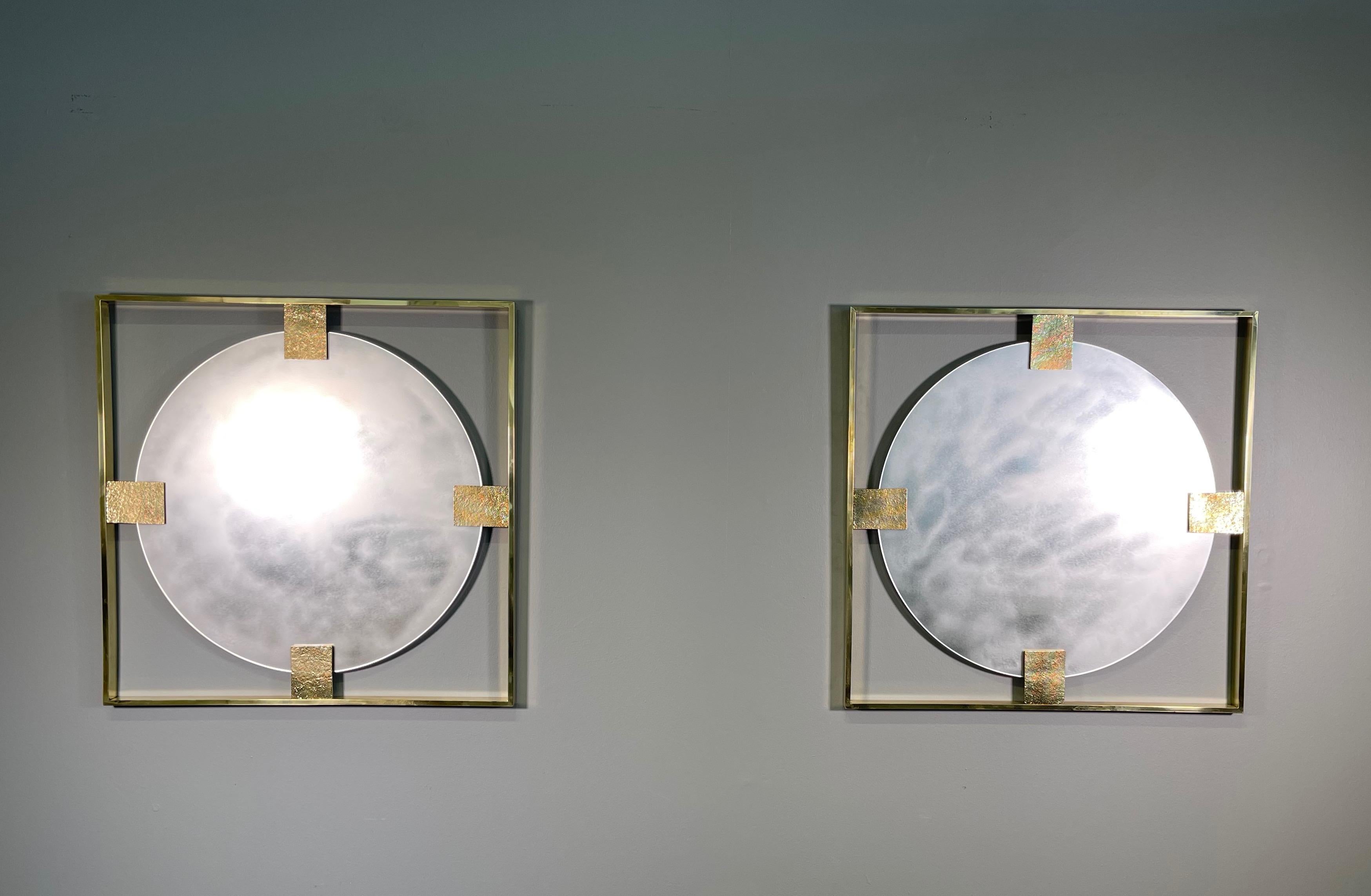 Mid-Century Modern Decorative Italian Round Brass Mirrors For Sale