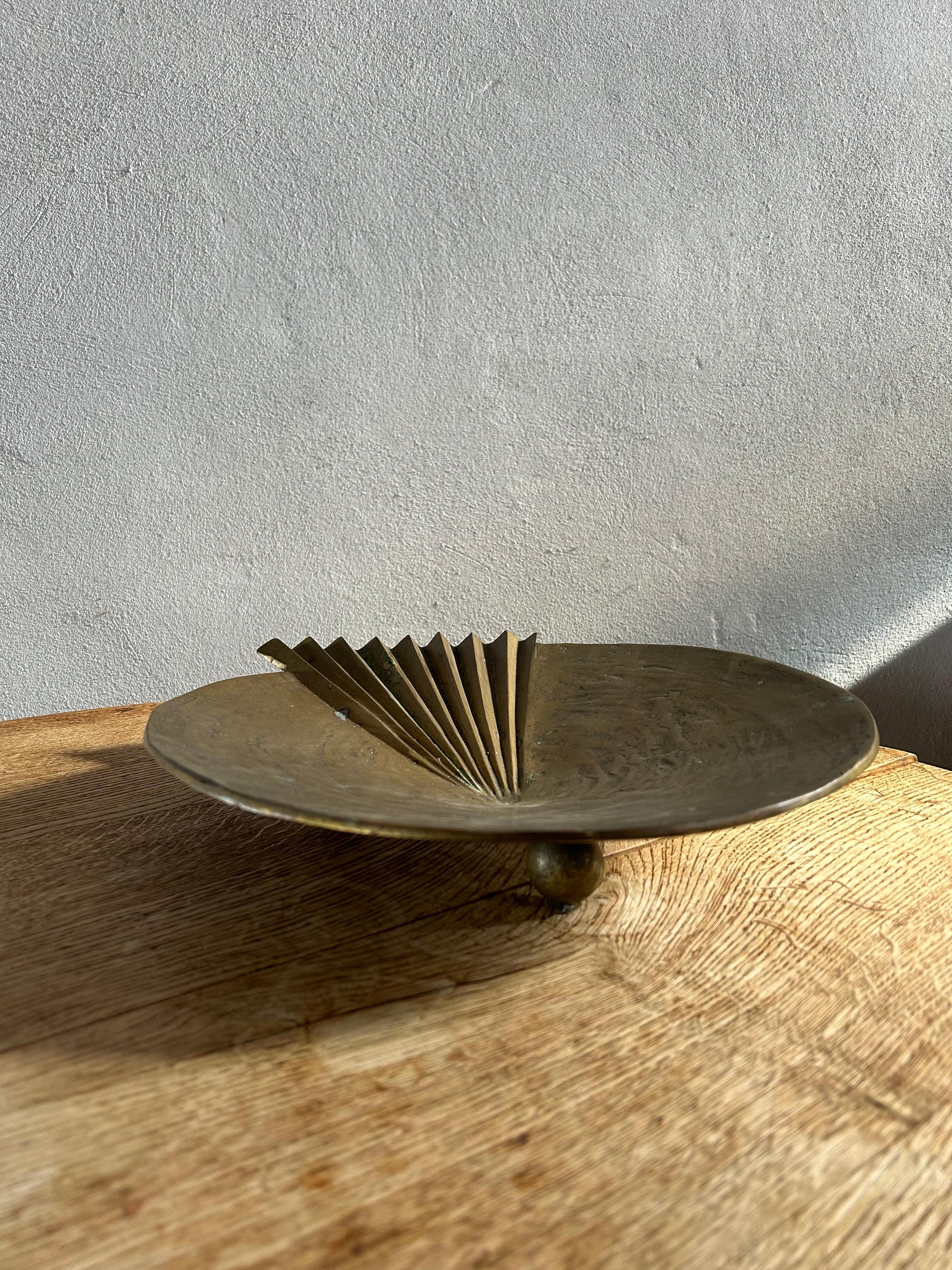 Decorative Italian Solid Bronze Dish, Italy 1970’s For Sale 2