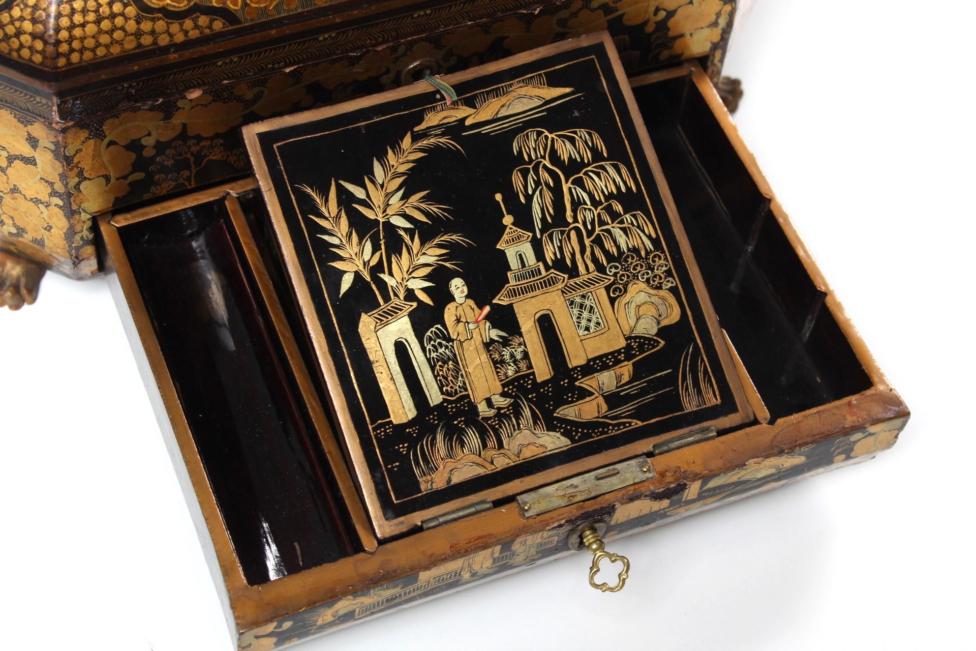 Decorative Jewelry Box with Fine Chinoiserie In Fair Condition In Greven, DE