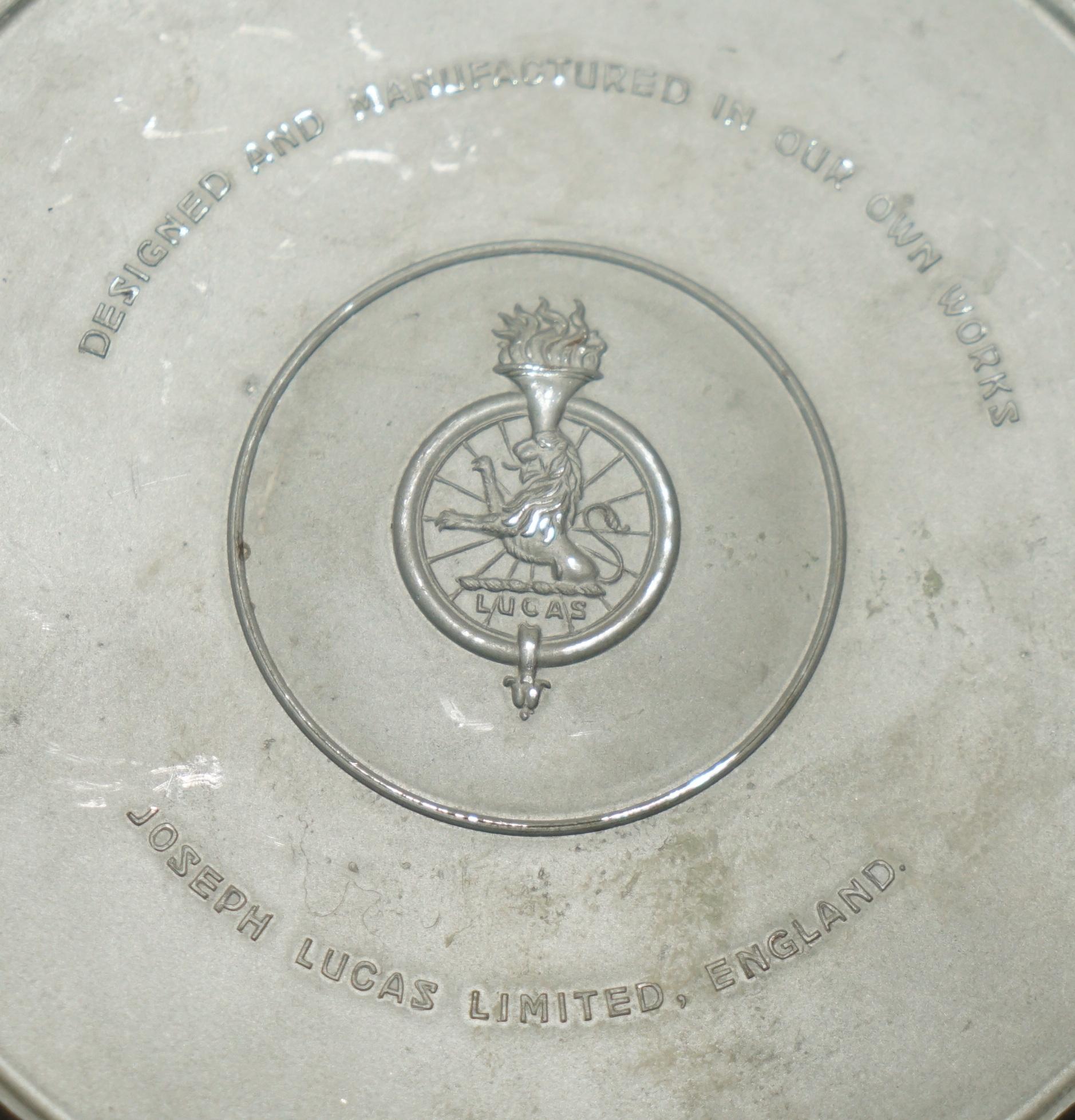 VASCHERA A FORMA DI RUOTA IN CROMIO DECORATIVI Joseph Luca Industrie Inghilterra In condizioni buone in vendita a West Sussex, Pulborough