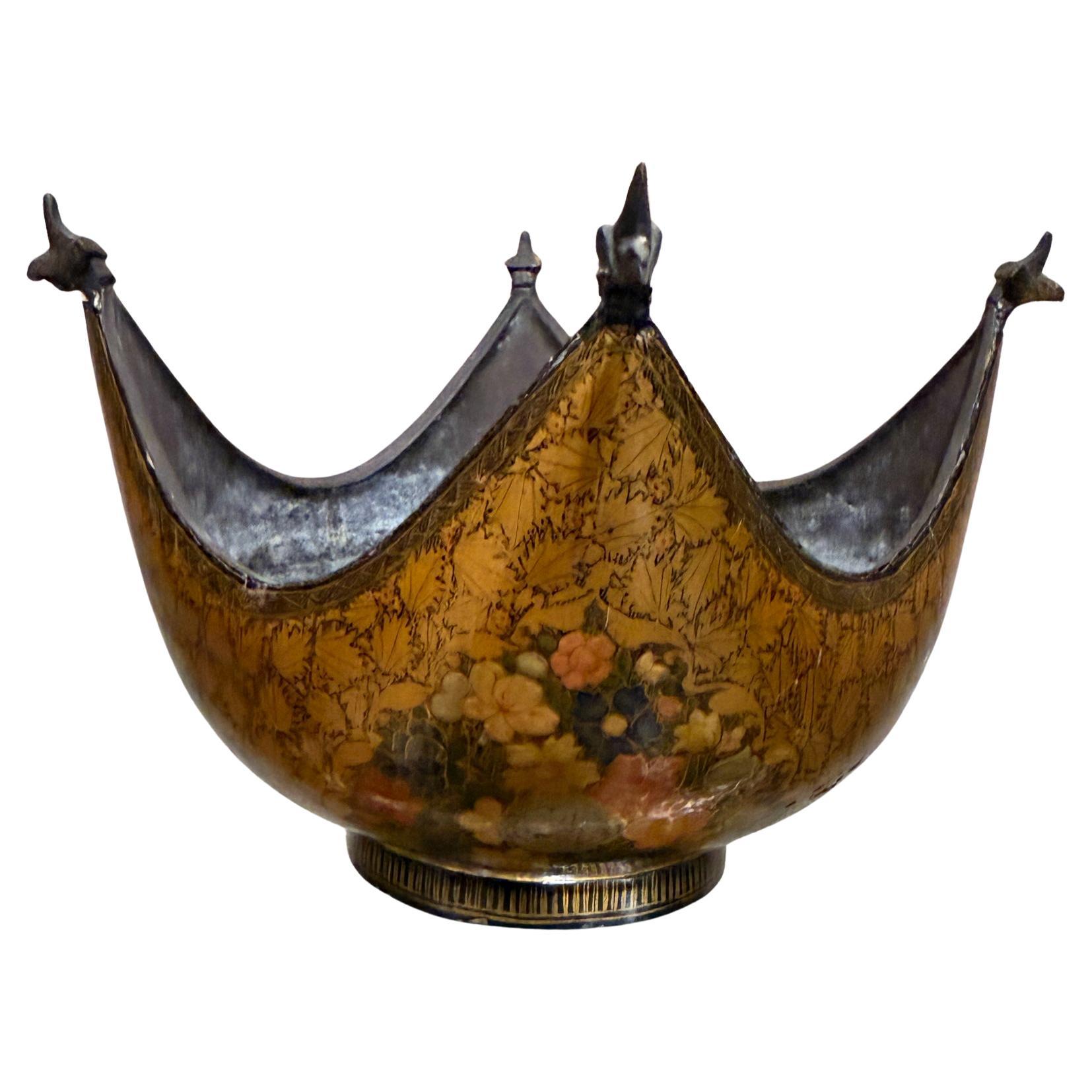 Ciotola per mendicanti decorativa in ottone Kashmiri Kashkul Teste di drago in vendita