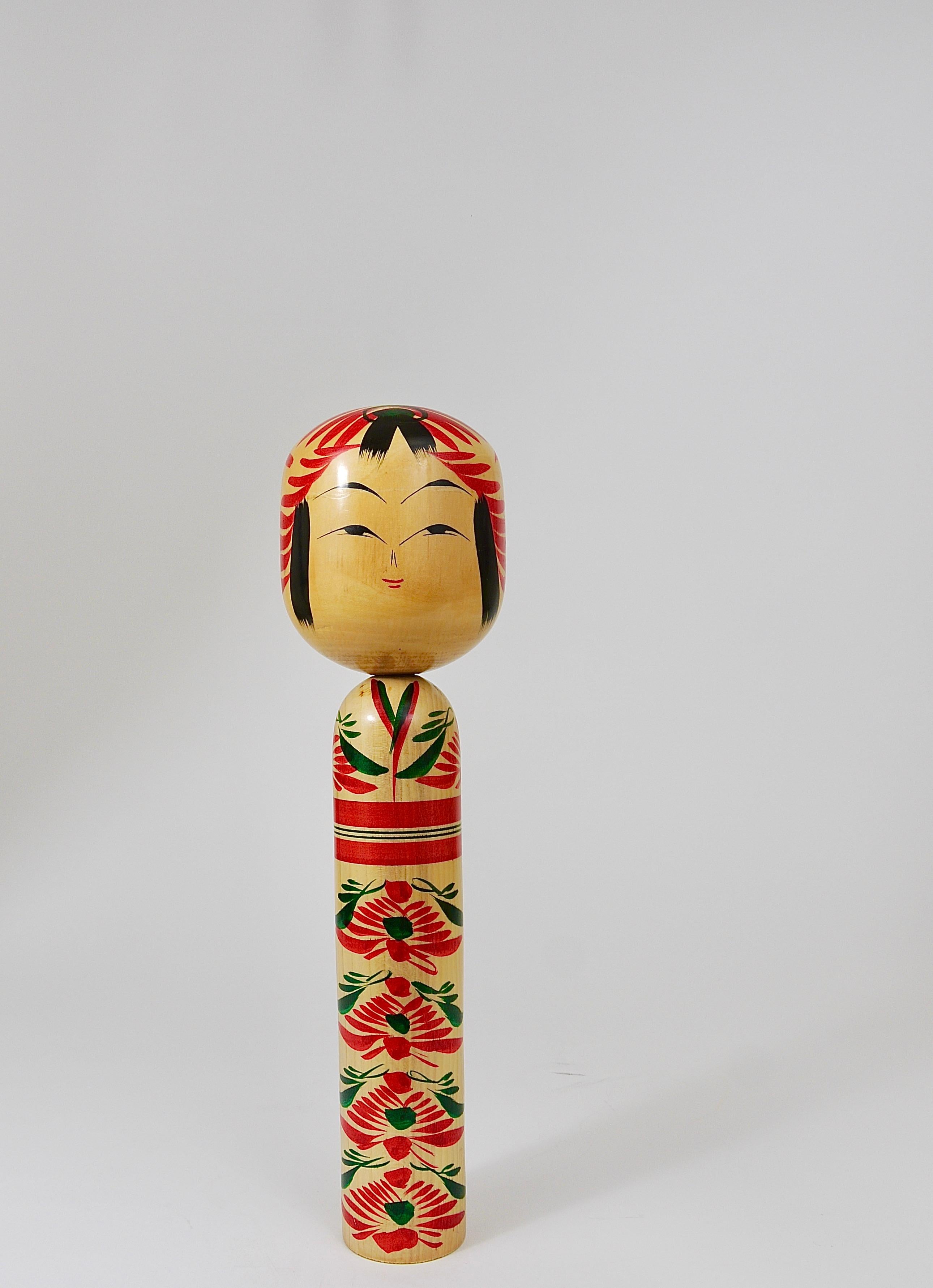 Dekorative Kokeshi-Puppenskulptur aus Nordjapan, handbemalt, signiert (Edo) im Angebot