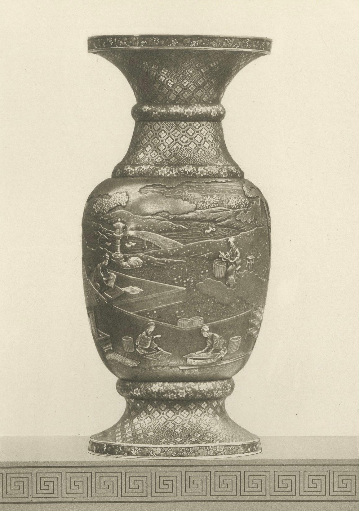 Dekorative Landschaftsvasen - Heliograph aus Audsley's Japanese Art, 1884 (Papier) im Angebot