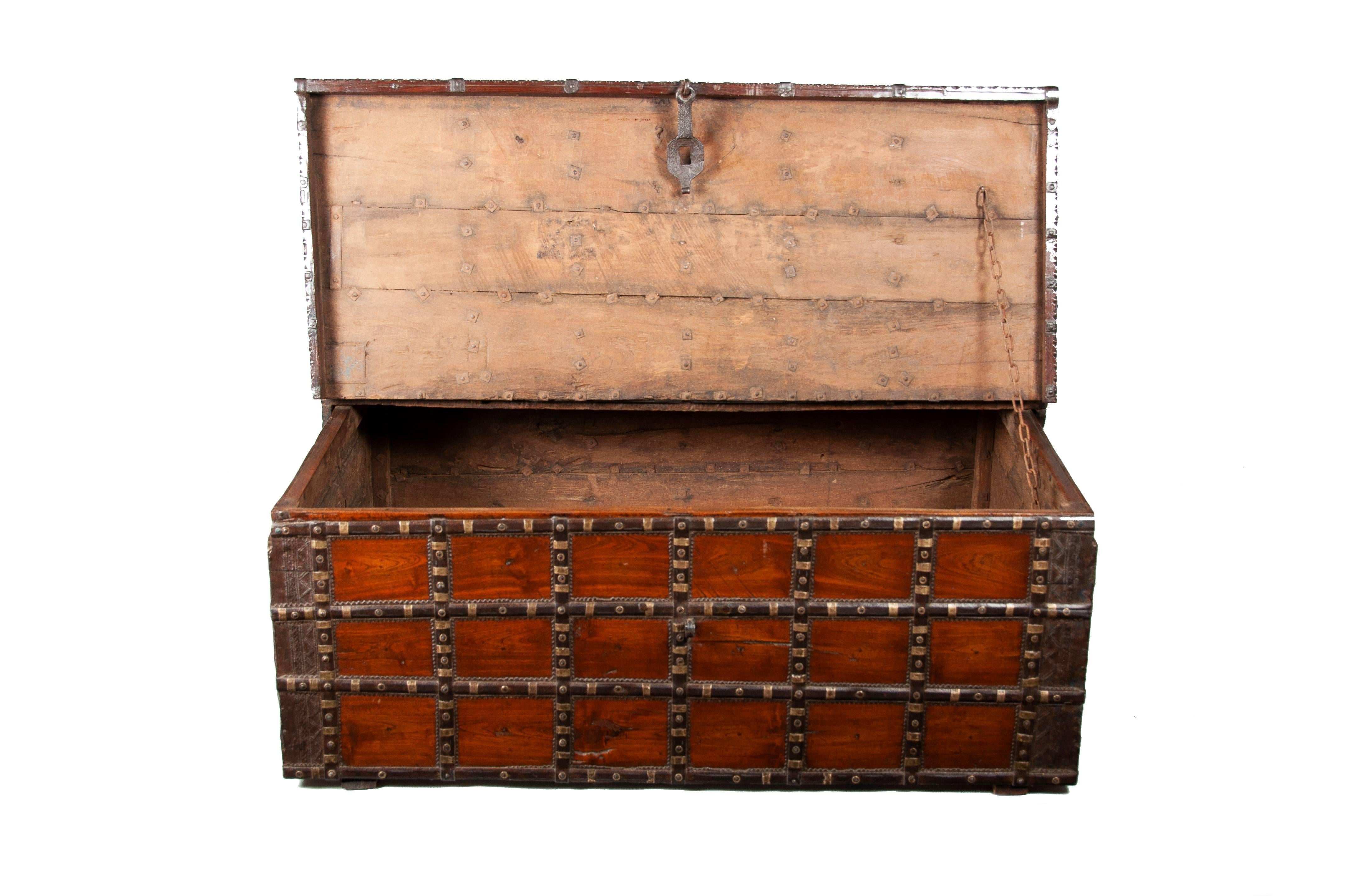 Decorative Large Antique Anglo-Indian Trunk, Coffee Table 4