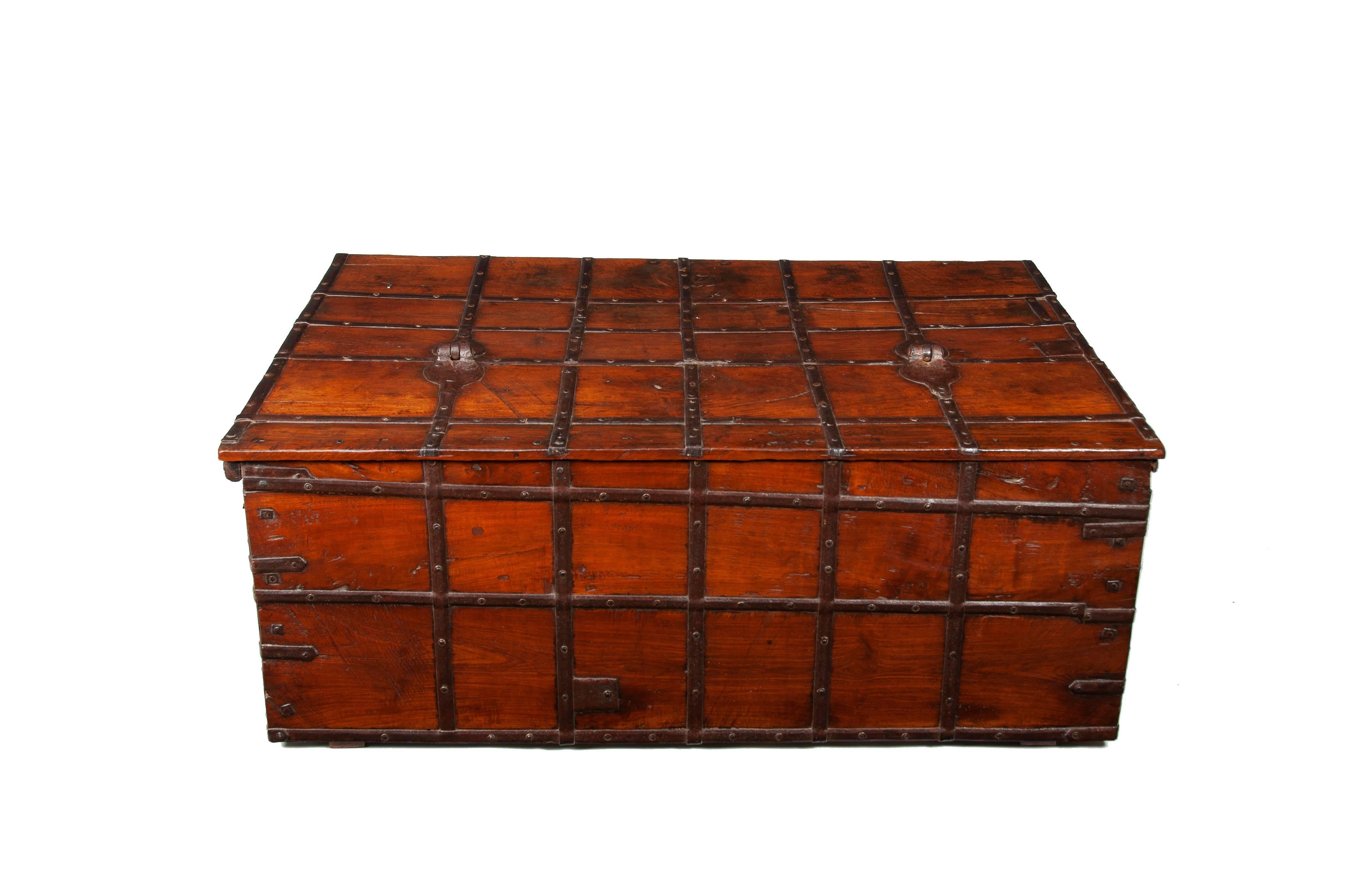 Decorative Large Antique Anglo-Indian Trunk, Coffee Table 7