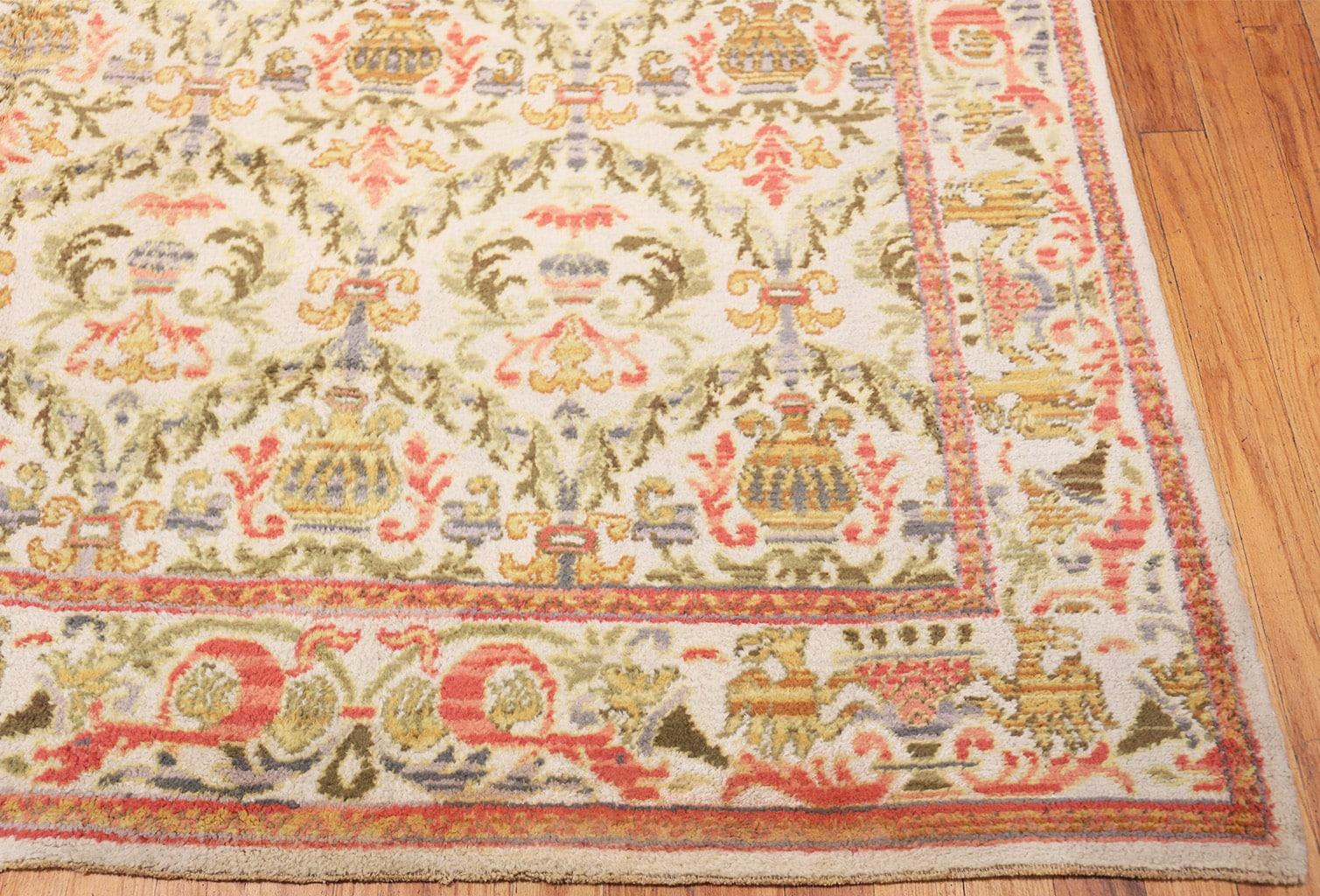 Antique Spanish Rug. Size: 9 ft 7 in x 15 ft 7 in For Sale 1