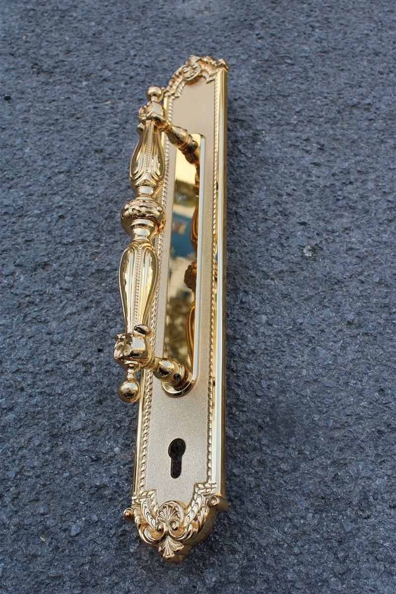 Tirador decorativo para puerta grande de latón chapado en oro de 24 quilates Italia 1970 Muy clásico en Bueno estado para la venta en Palermo, Sicily