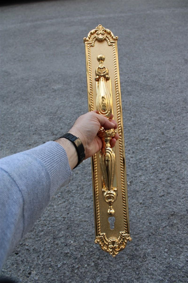 Dekorative große Türklinke aus Messing 24 Kt Gold Italien 1970 Sehr Classic (Ende des 20. Jahrhunderts) im Angebot