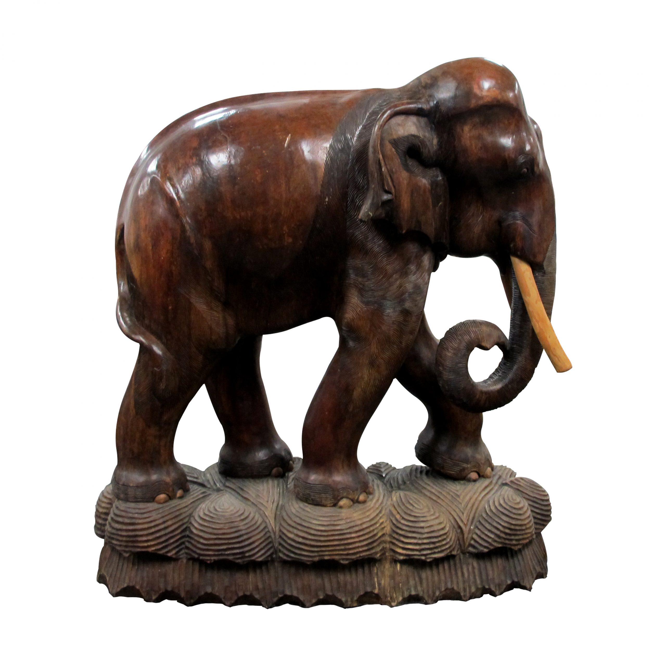 Mid-Century Modern Decorative Large Pair of Carved Wood Elephants Sculptures, 20th century For Sale