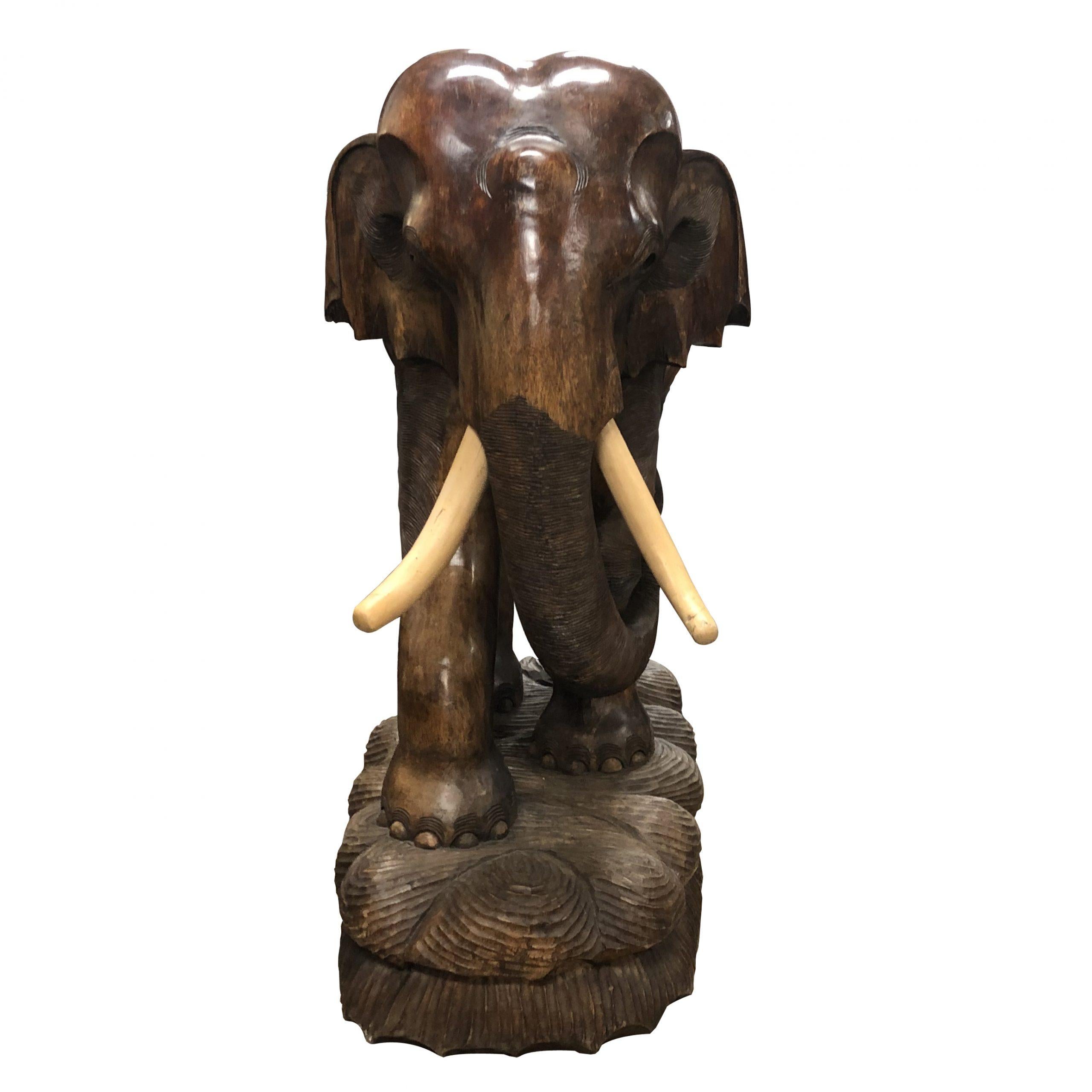 Decorative Large Pair of Carved Wood Elephants Sculptures, 20th century In Good Condition For Sale In London, GB