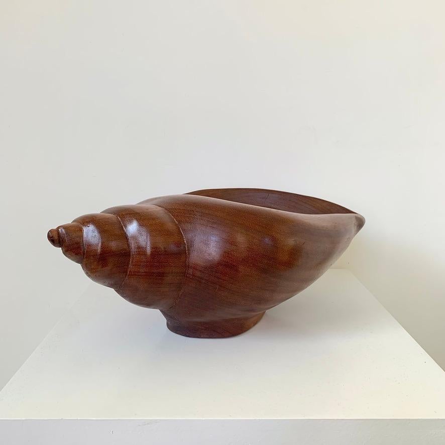 Grand plat décoratif en bois en forme de coquillage, vers 1970, France. en vente 1