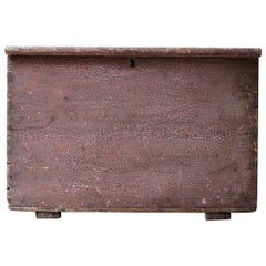 Decorative Late Victorian Pink Painted Pine Trunk, circa 1900