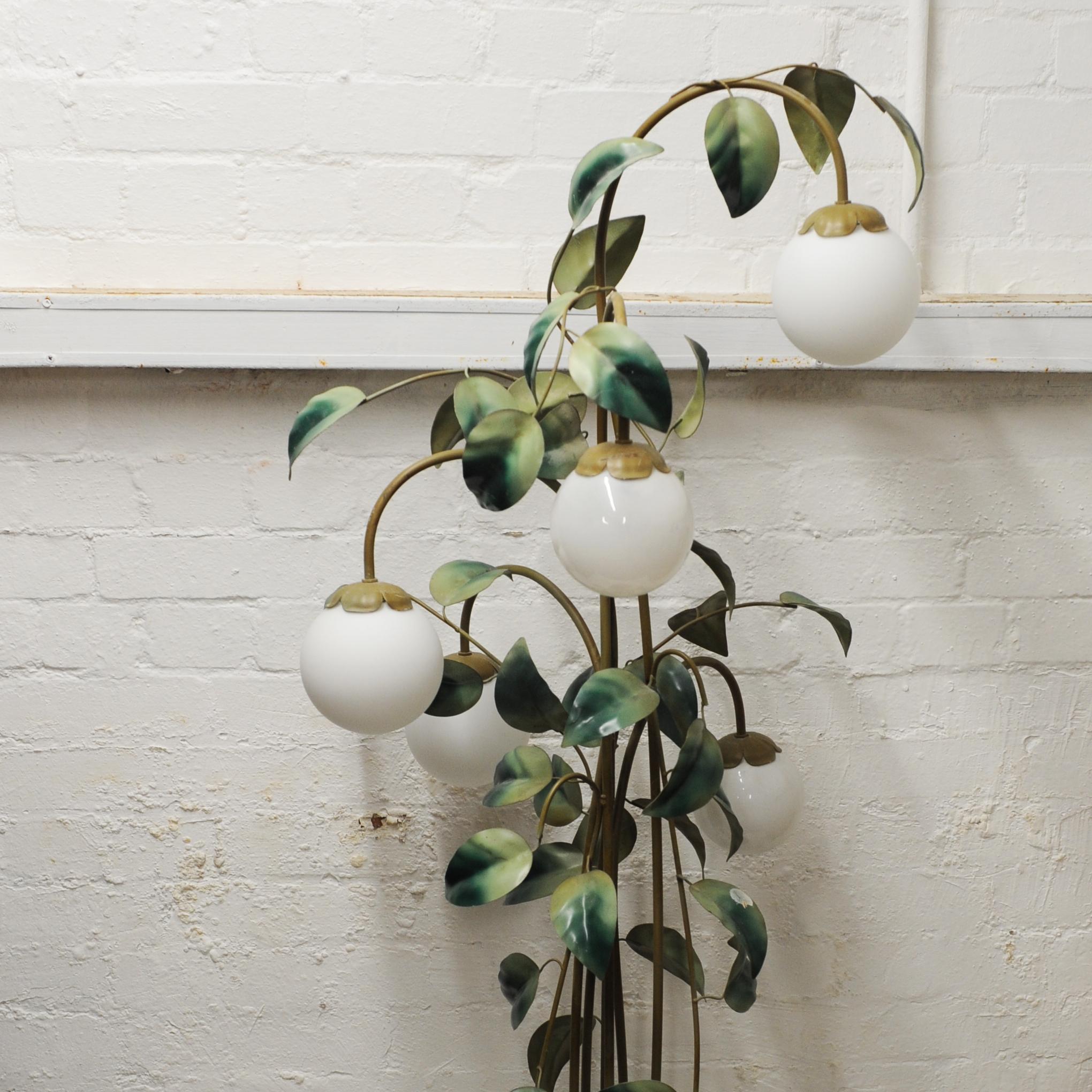Decorative Leaf and Vine Green Toleware Floor Lamp attributed to Hans Kögl, 1970 For Sale 3
