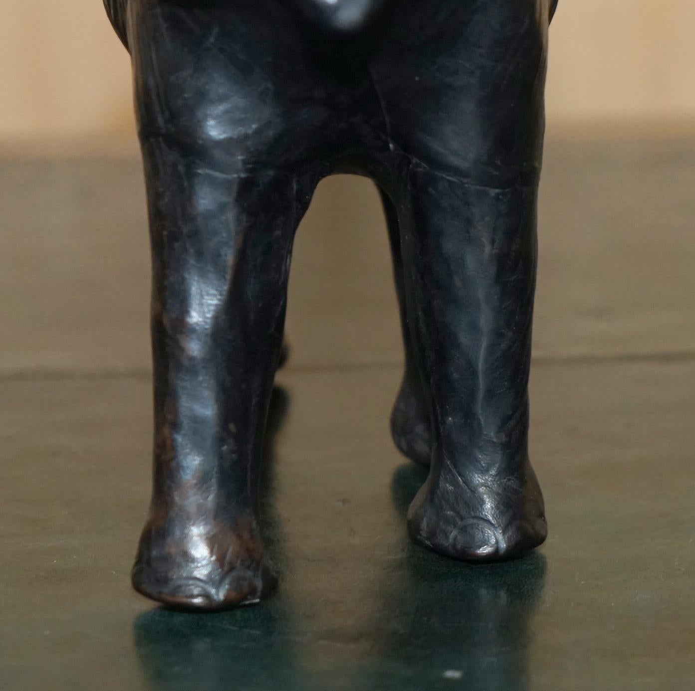 DEKORATIVE LiBERTY'S LONDON OMERSA LEATHER ELEPHANT FOOTSTOOL STOOL GLASS EYES im Angebot 2