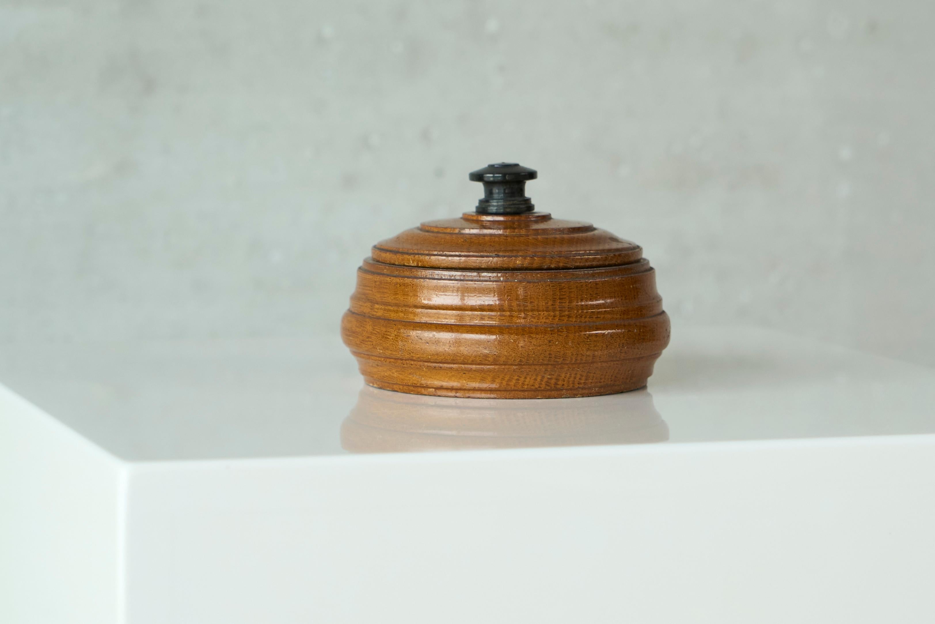 Art Deco Decorative Lidded Box in Wood 1930s For Sale