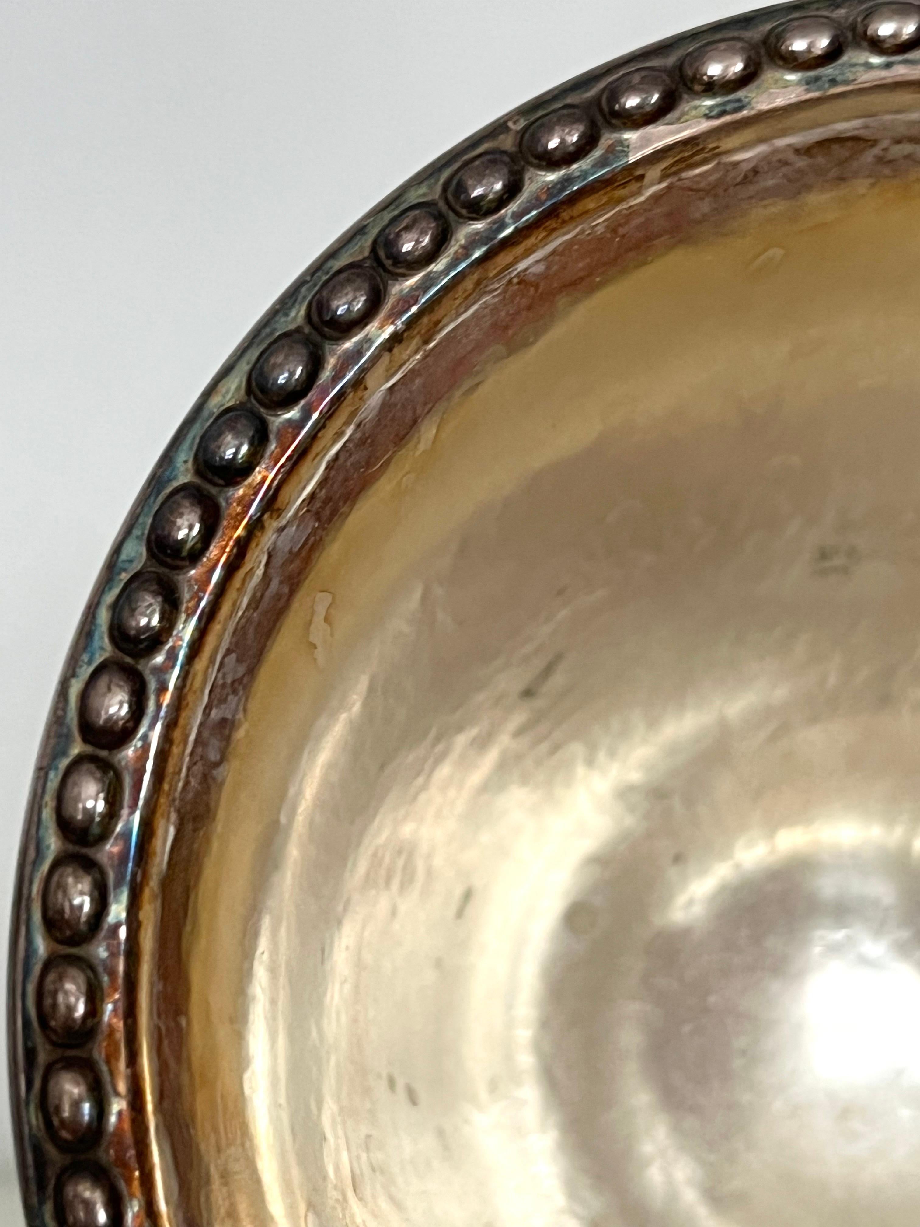 Dekorative Metallschüssel mit Deckel und Tannenzapfen, ca. 1920-1930er Jahre im Angebot 7