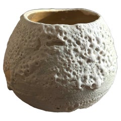 Vaso decorativo in ceramica dai toni chiari - Ideale per ambienti moderni o rustici