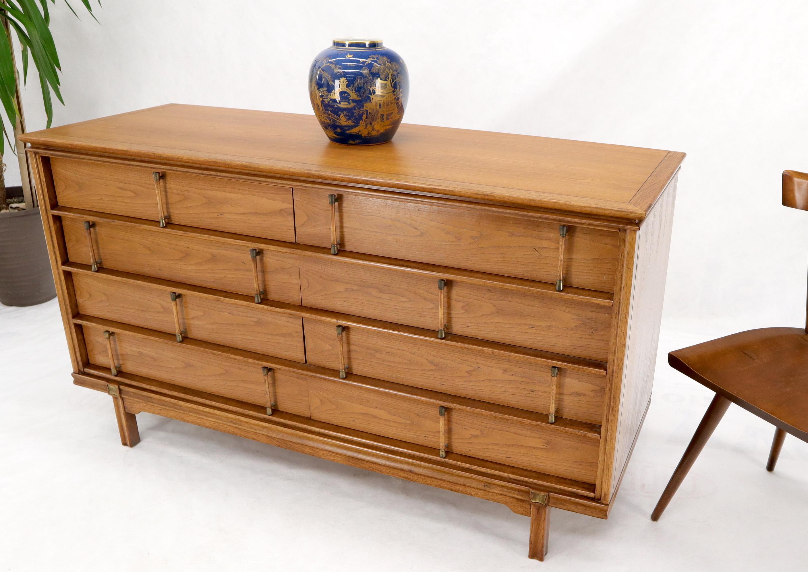 Mid-Century Modern light walnut decorative eight drawers dresser credenza.